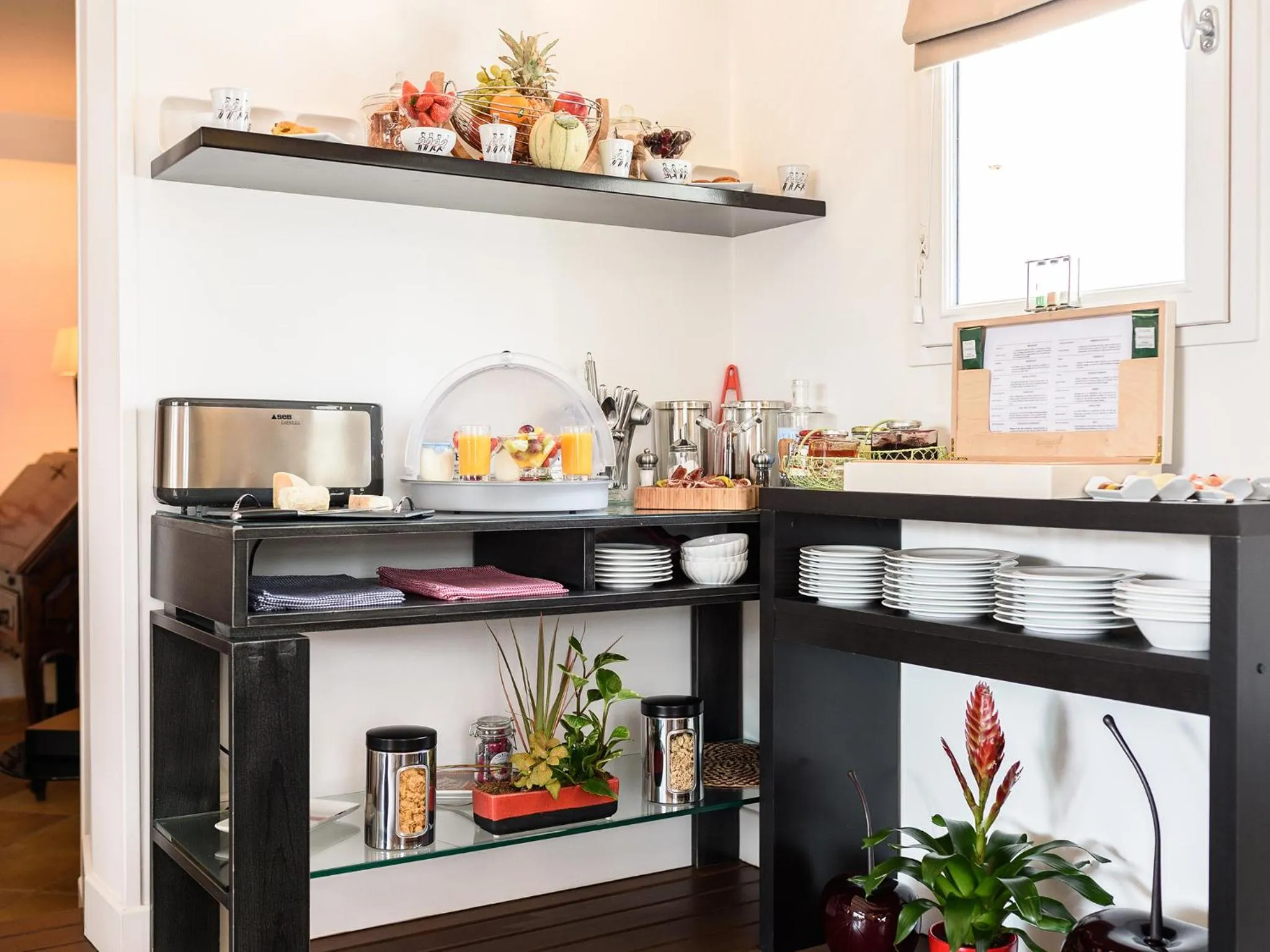 Food and drinks in Hotel Les Almadies - Coeur de Ville