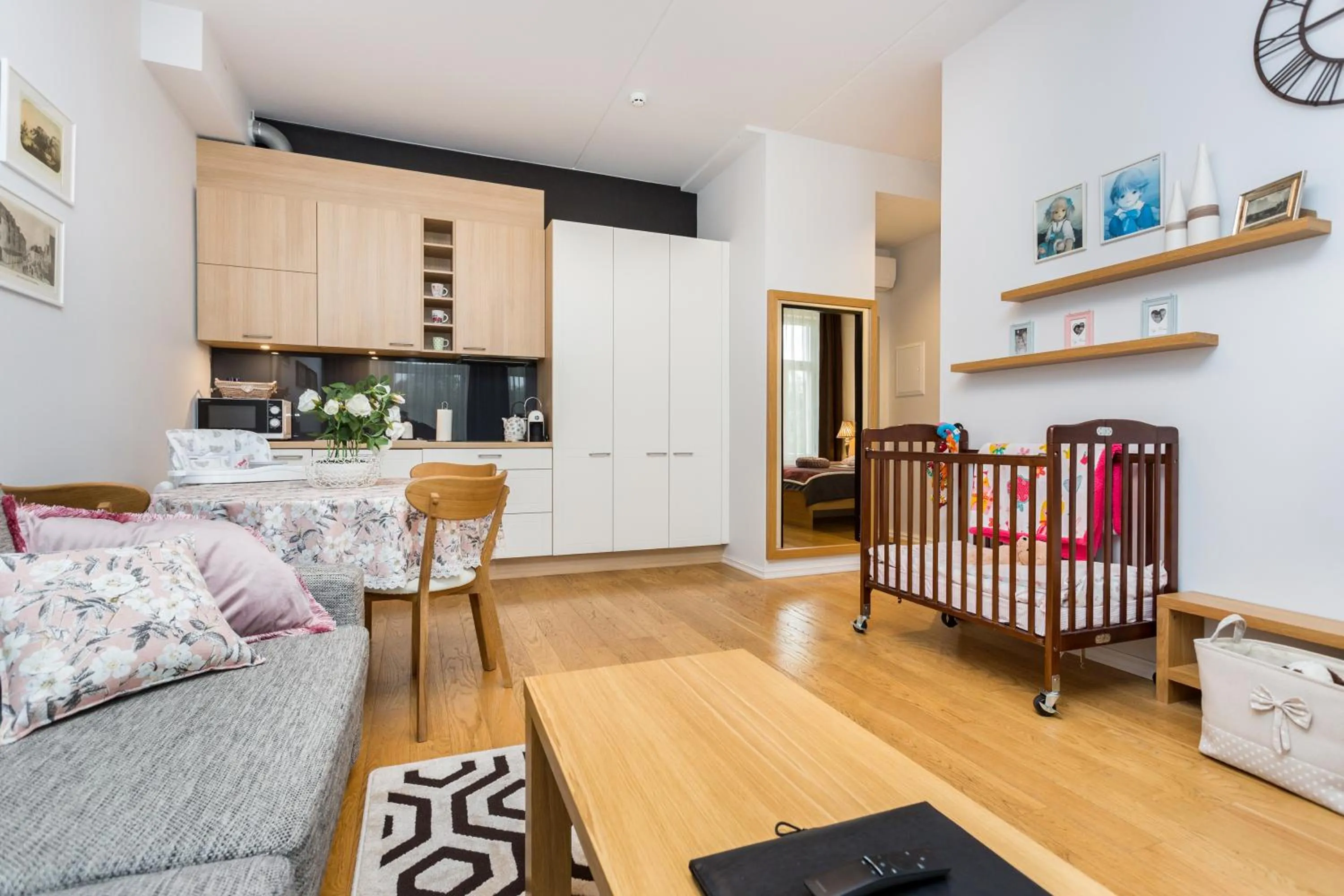 Photo of the whole room in Angleterre Apartments