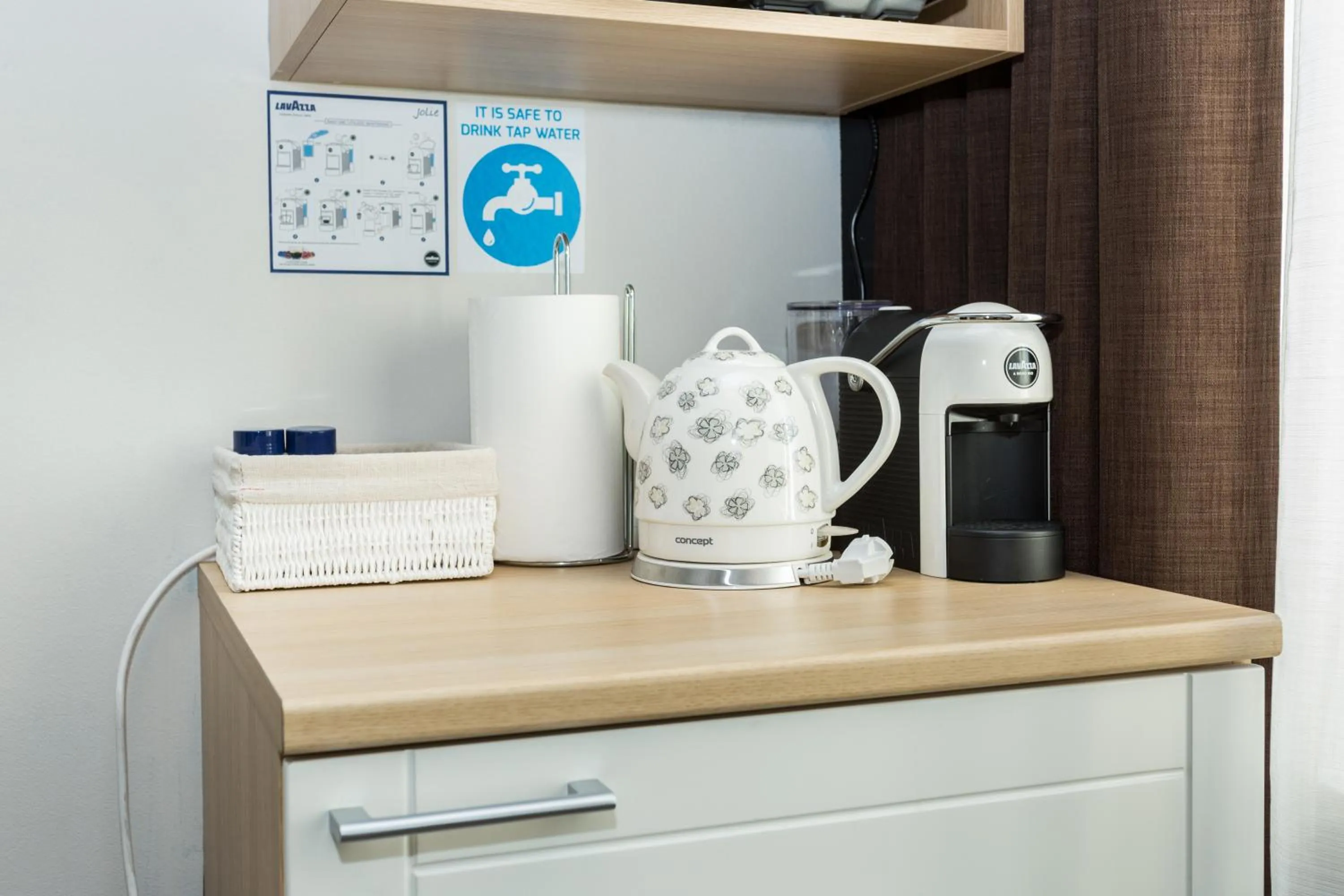 Photo of the whole room in Angleterre Apartments