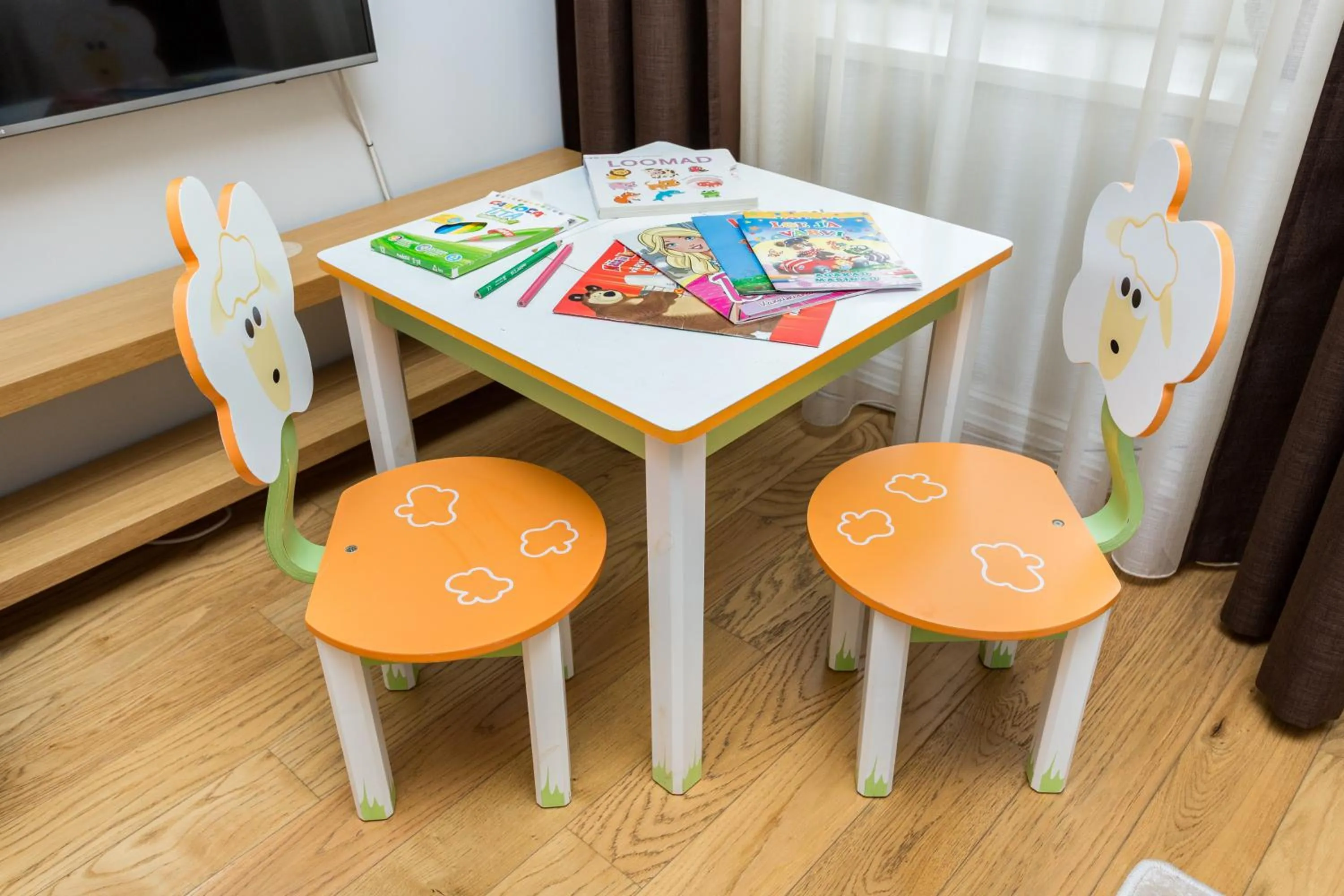 Photo of the whole room in Angleterre Apartments