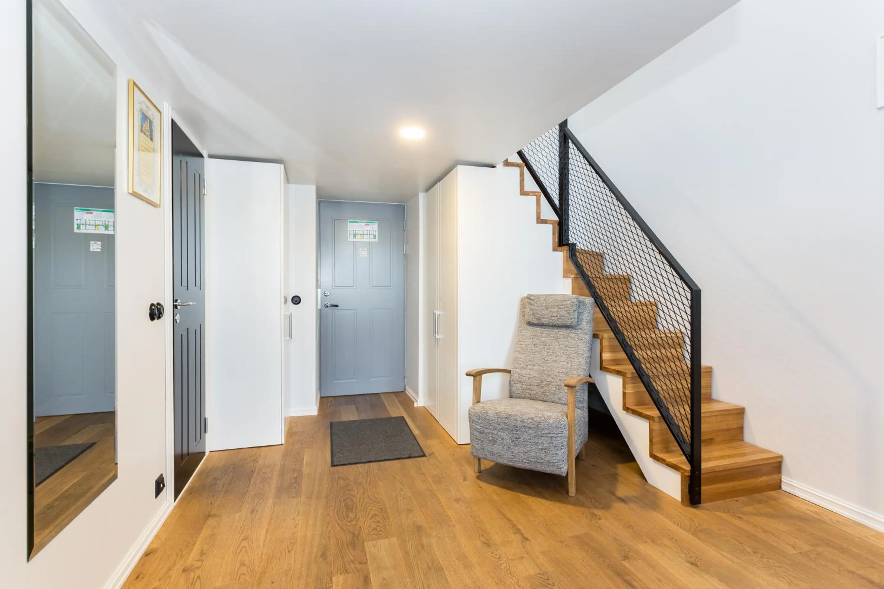 Photo of the whole room in Angleterre Apartments