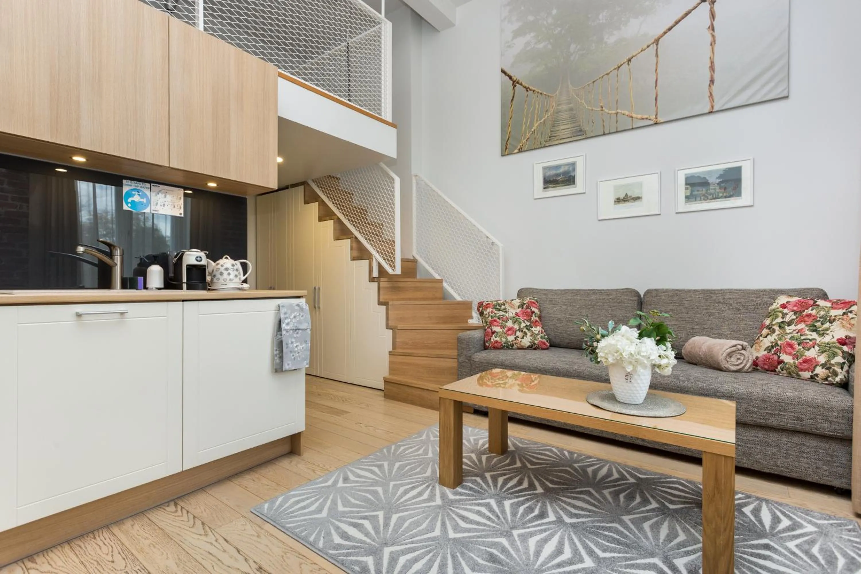 Photo of the whole room in Angleterre Apartments