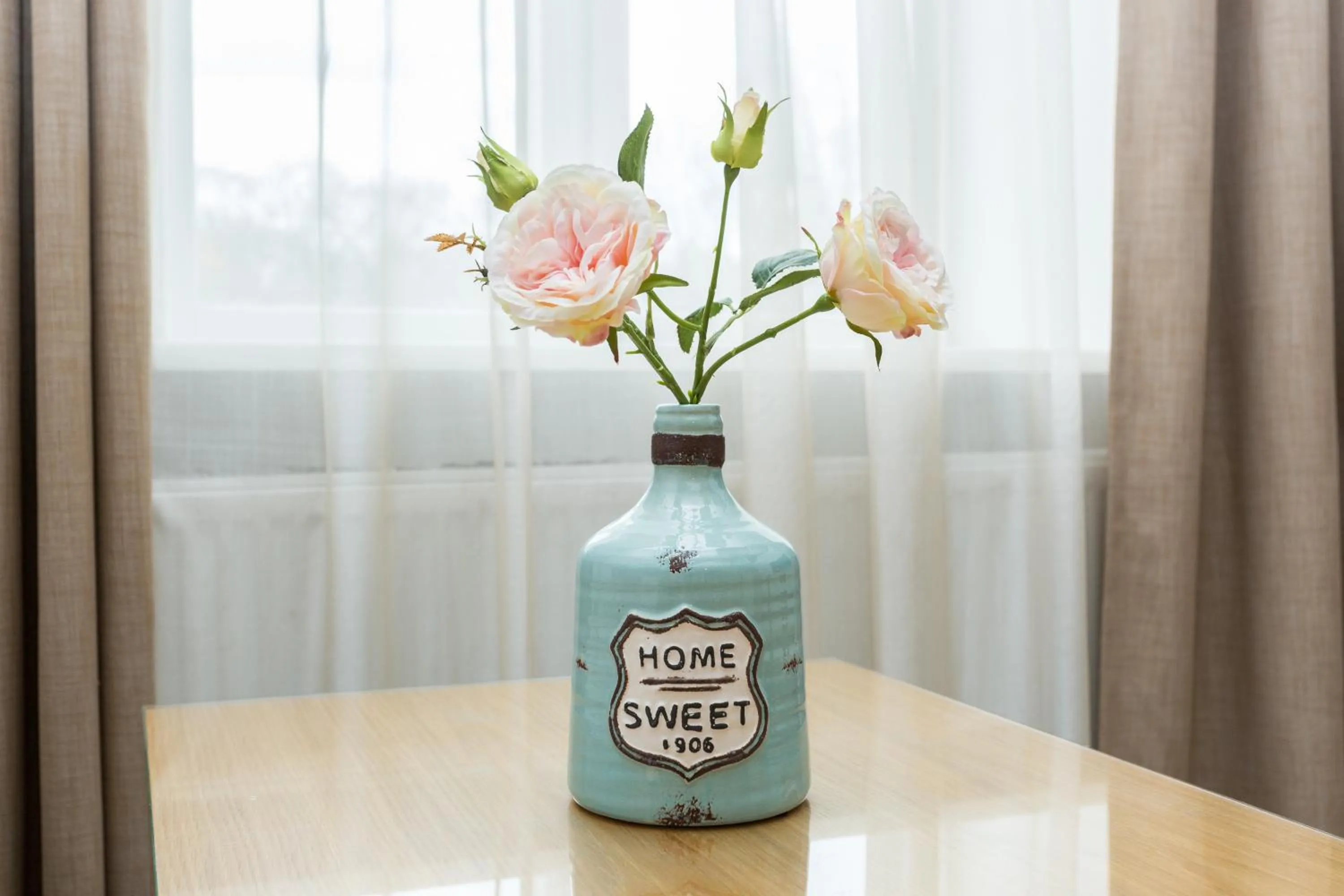 Decorative detail in Angleterre Apartments