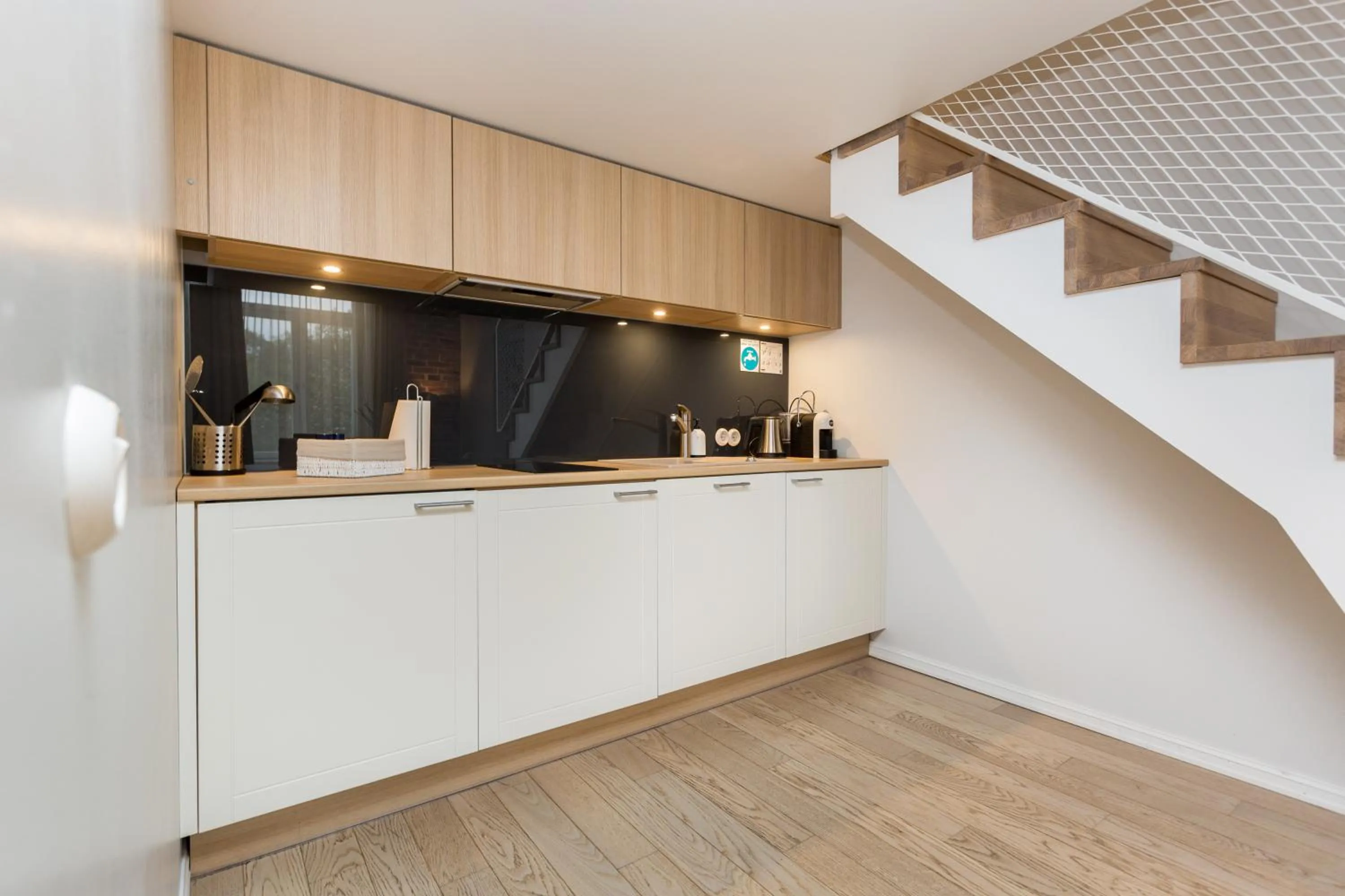 Photo of the whole room in Angleterre Apartments