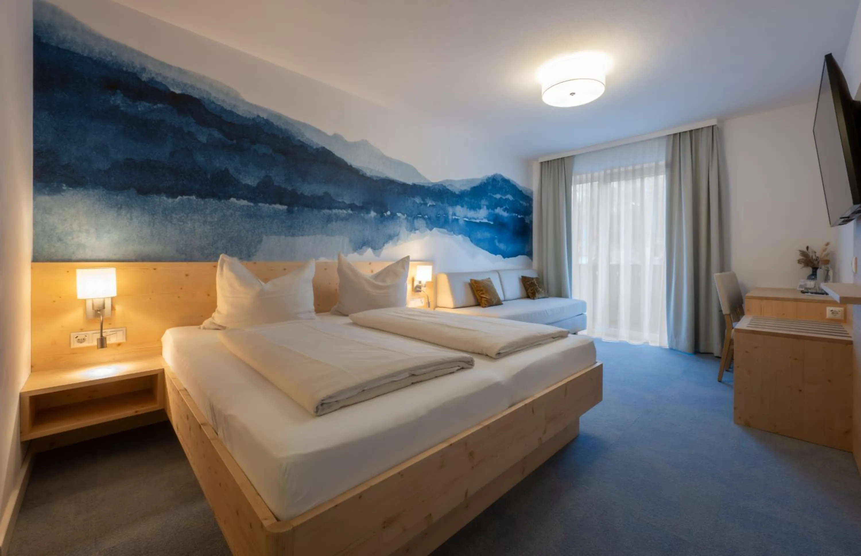 Photo of the whole room, Bed in Familienhotel Botenwirt
