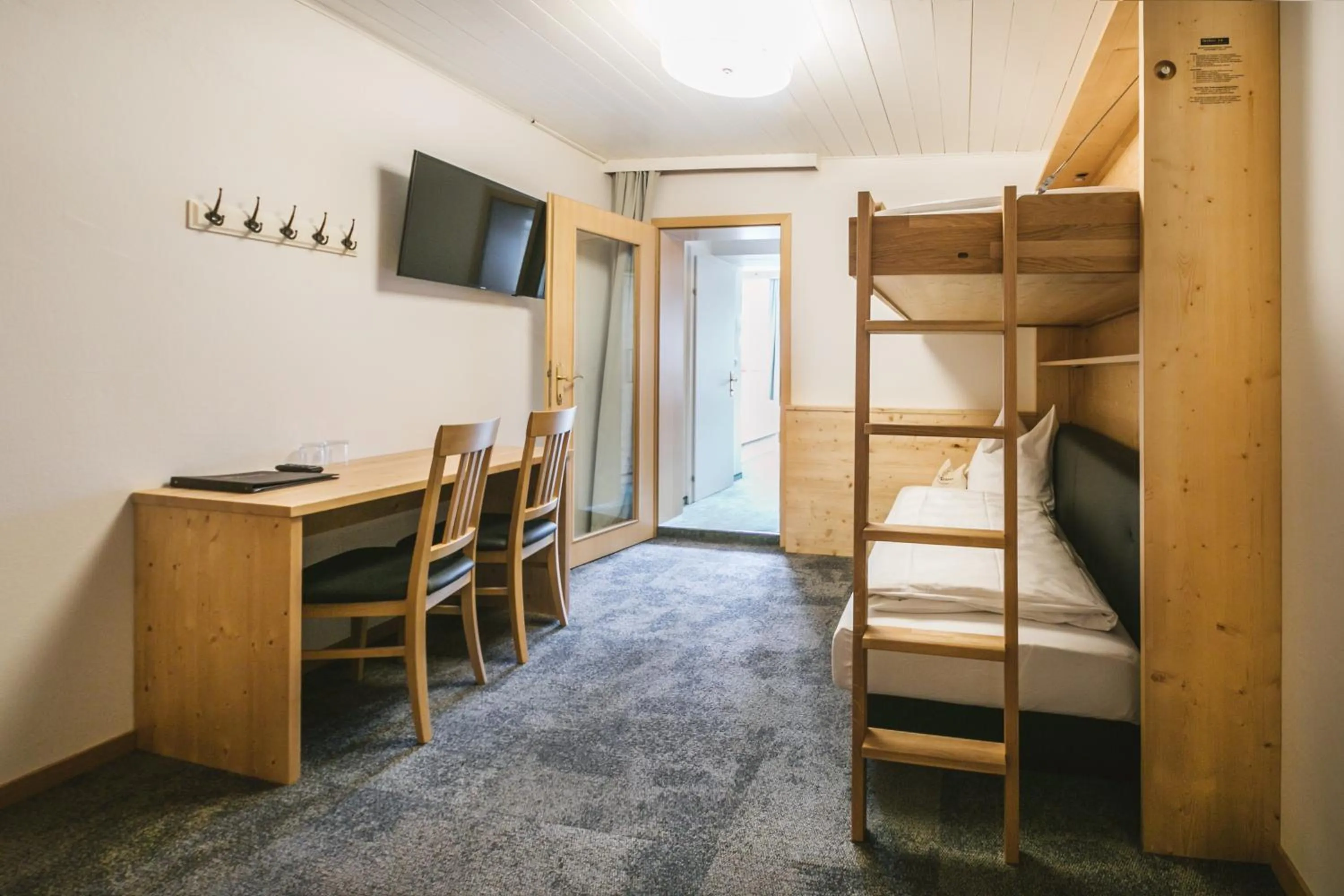 bunk bed, Bed in Familienhotel Botenwirt