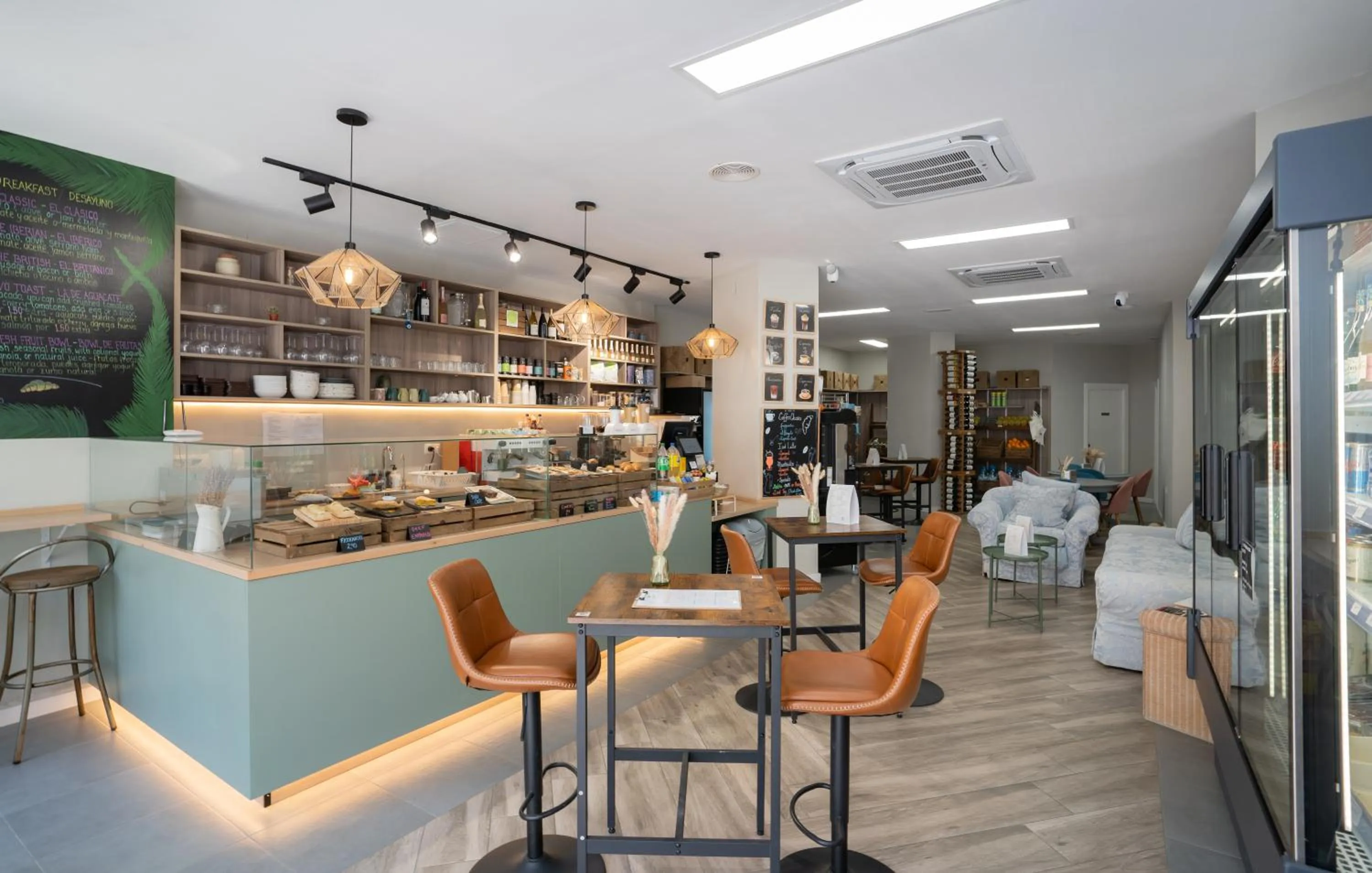 Restaurant/places to eat in Palm Beach Club Apartamentos Carihuela