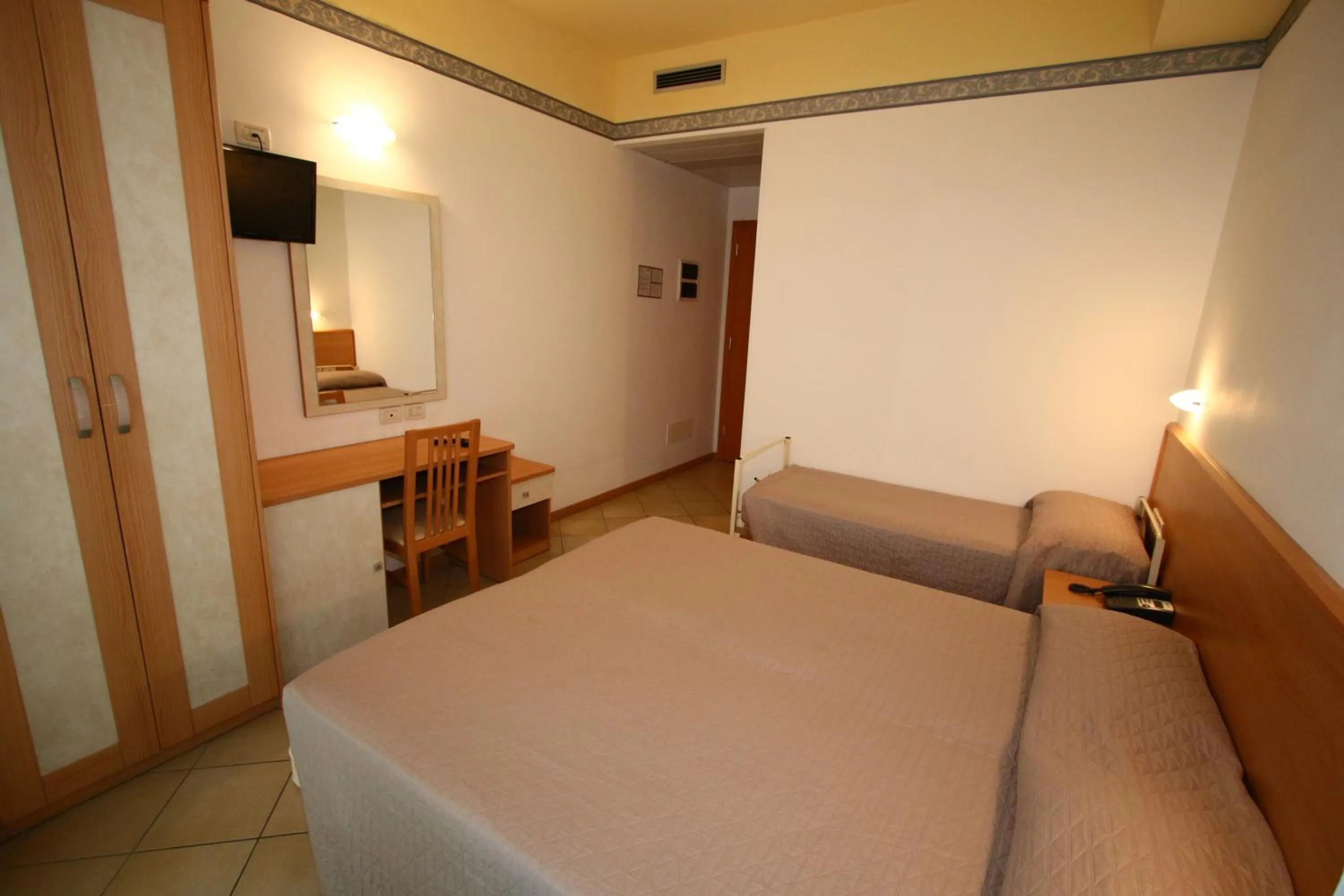 Bedroom, Bed in Hotel Boom