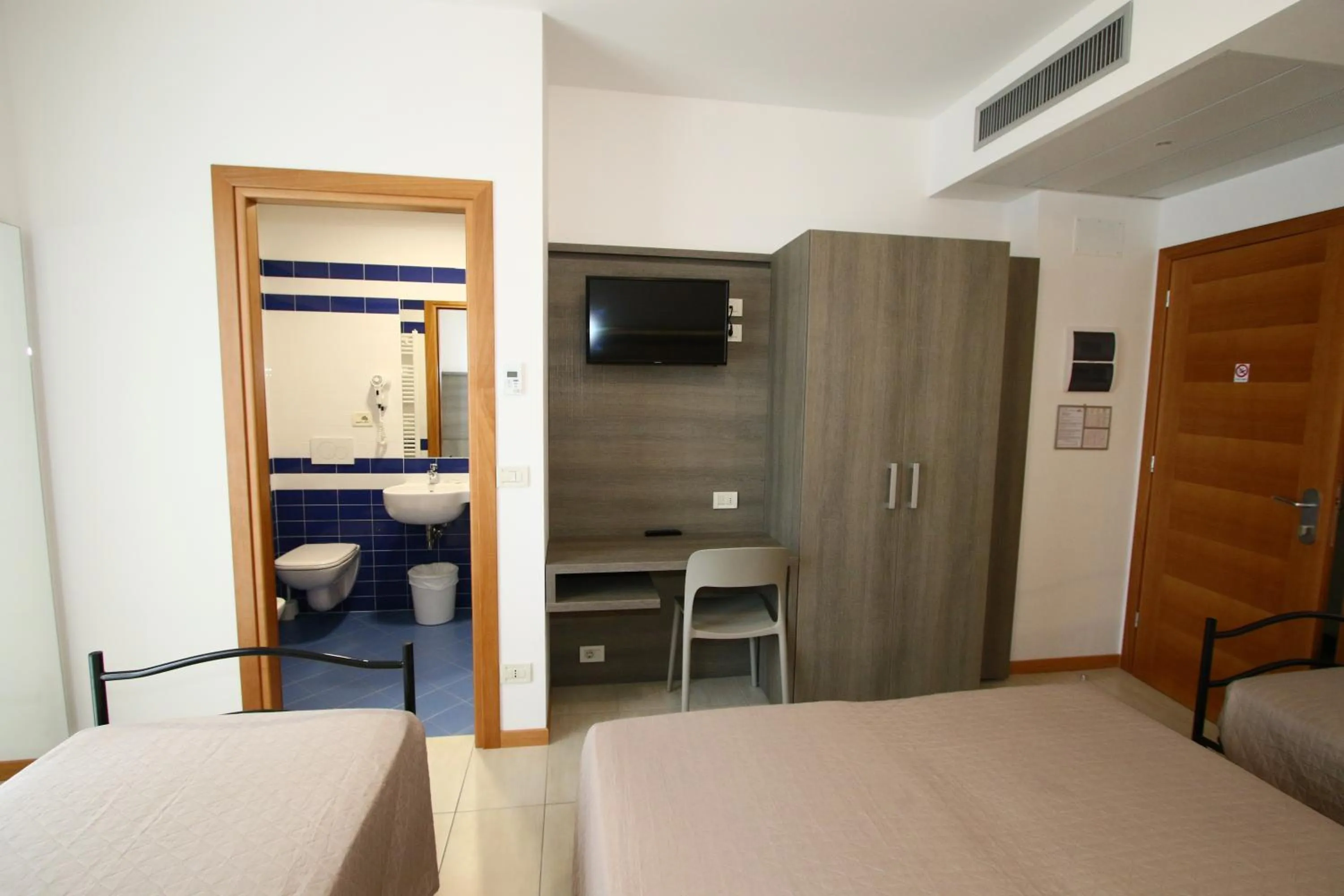 Bedroom, Bed in Hotel Boom