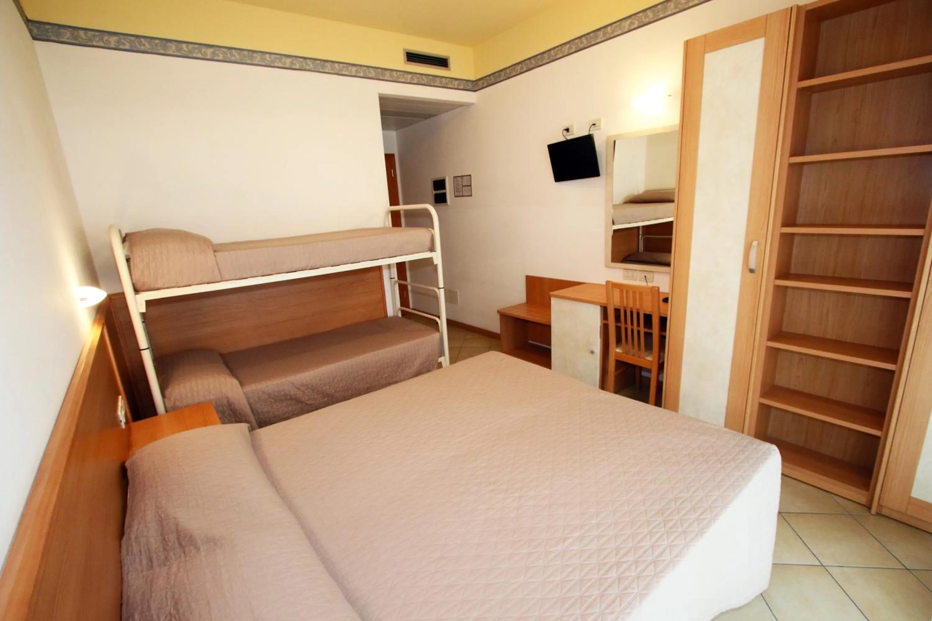 Bedroom, Bed in Hotel Boom