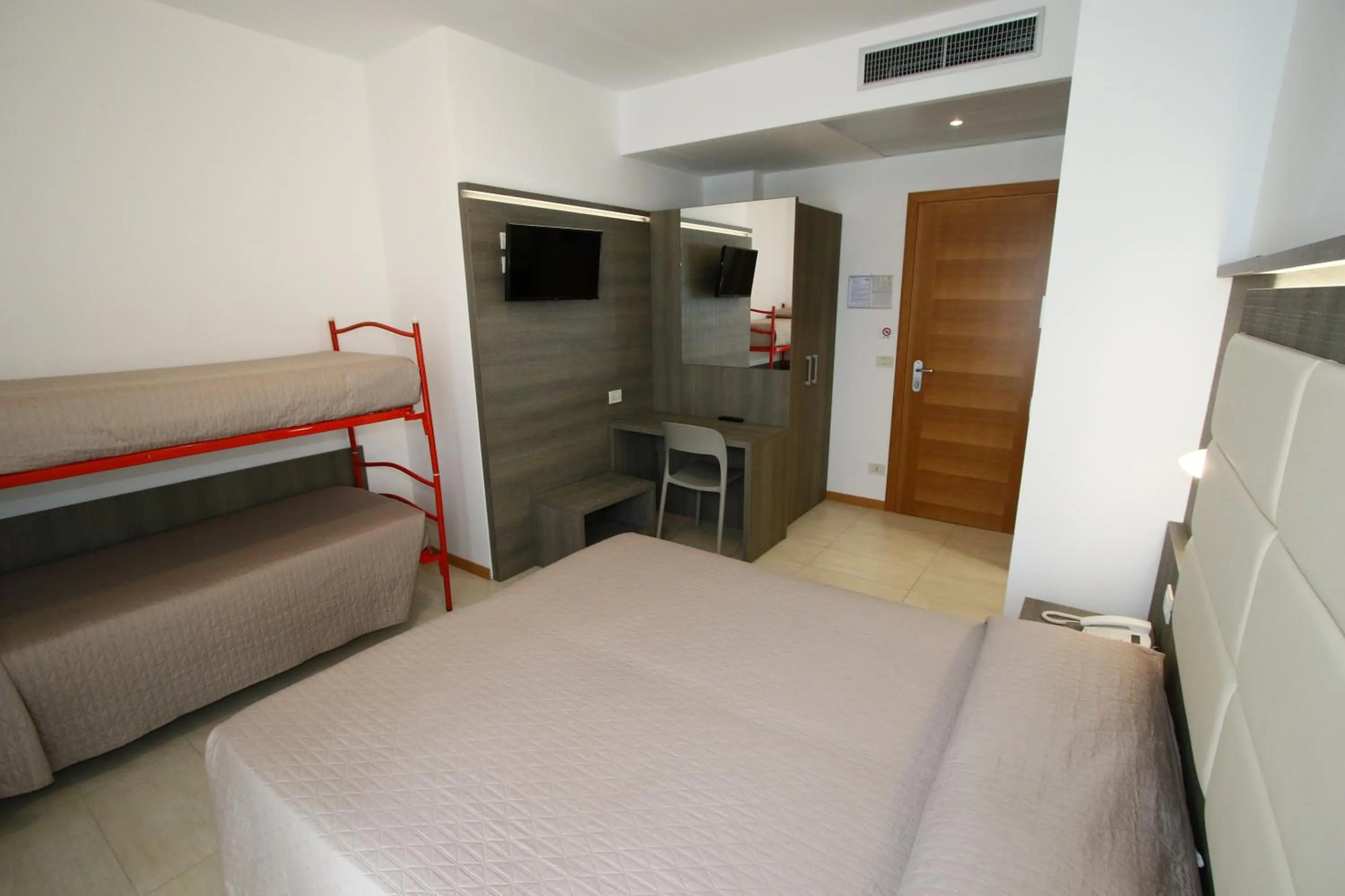 Bedroom, Bed in Hotel Boom