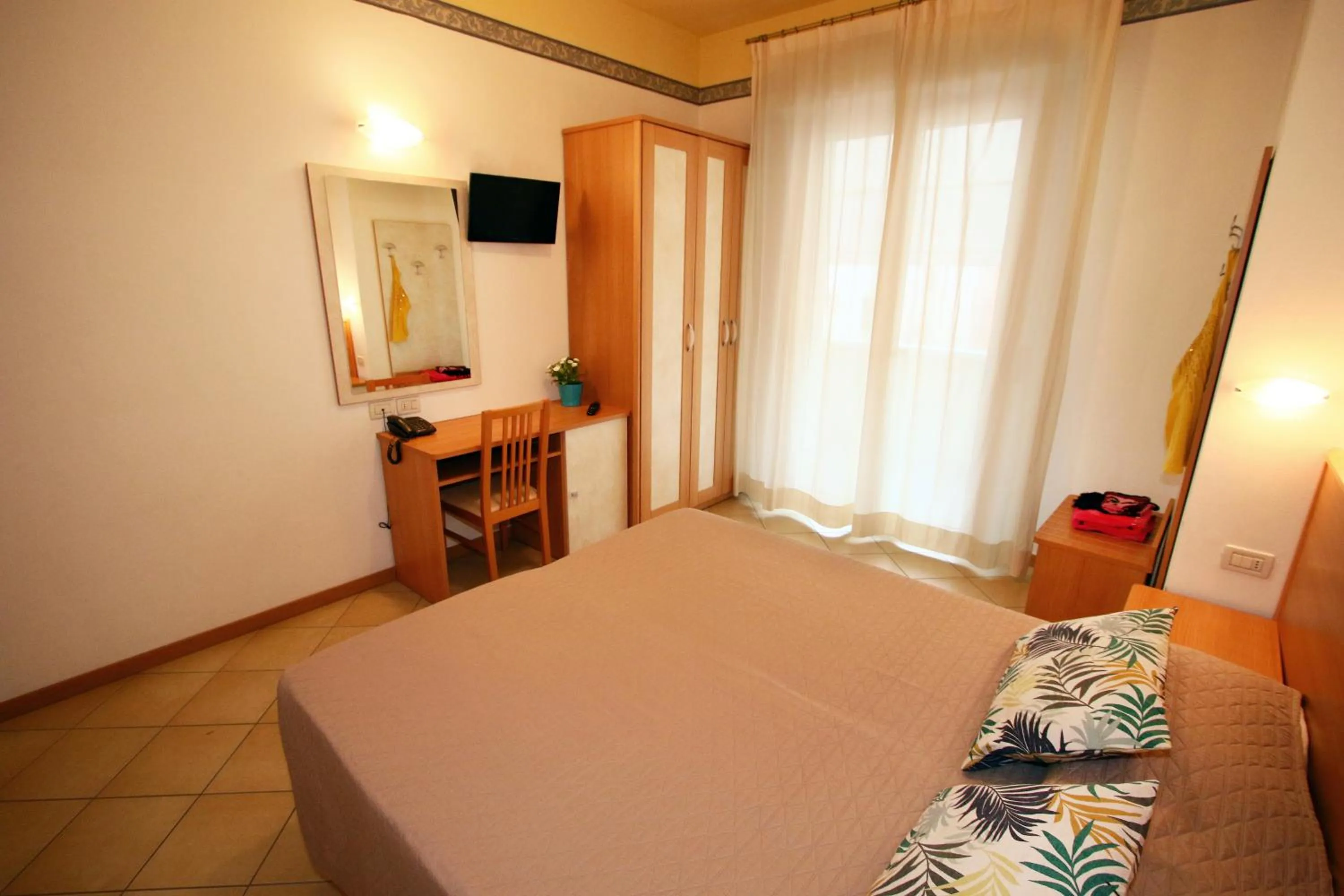 Bedroom, Bed in Hotel Boom