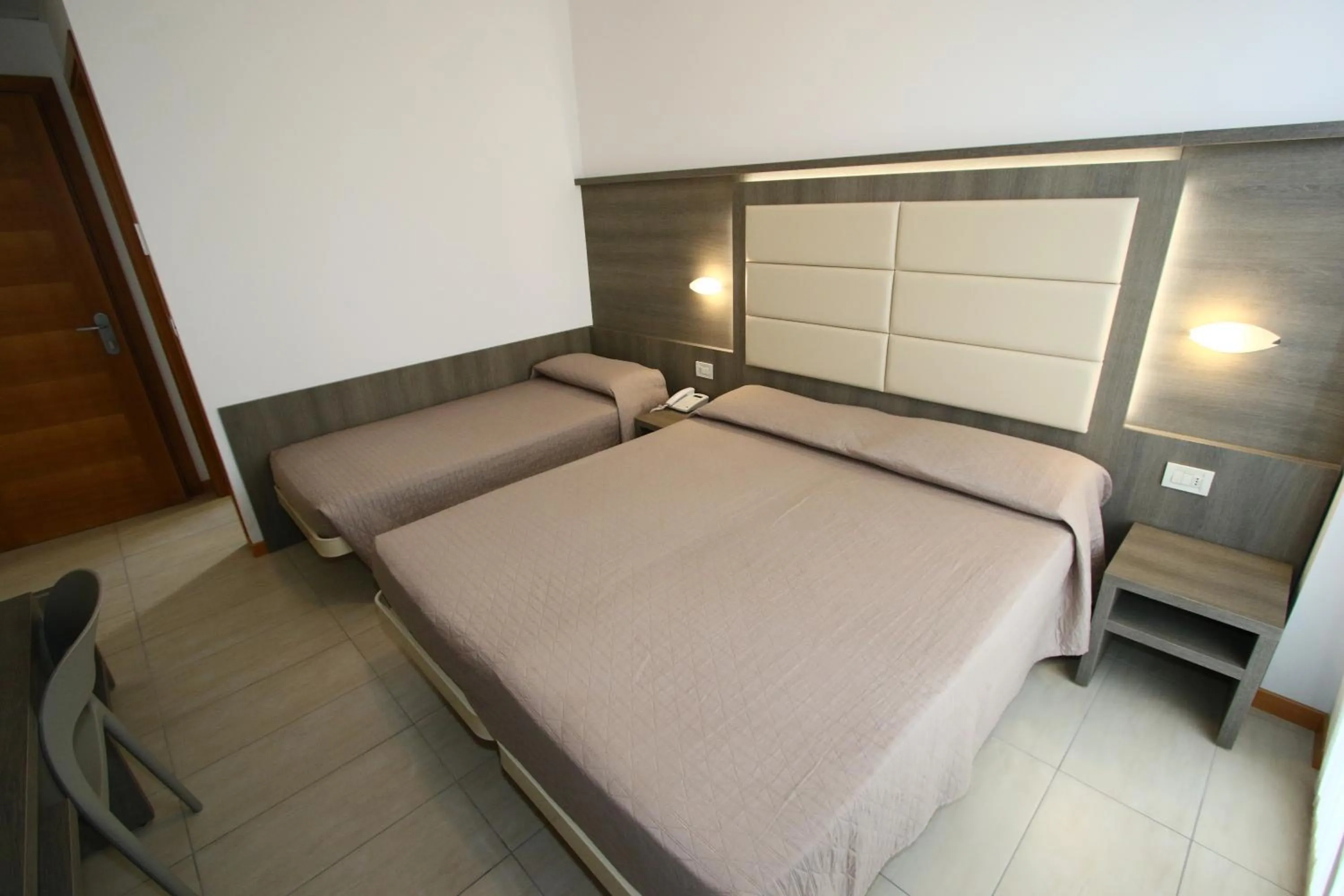 Bedroom, Bed in Hotel Boom