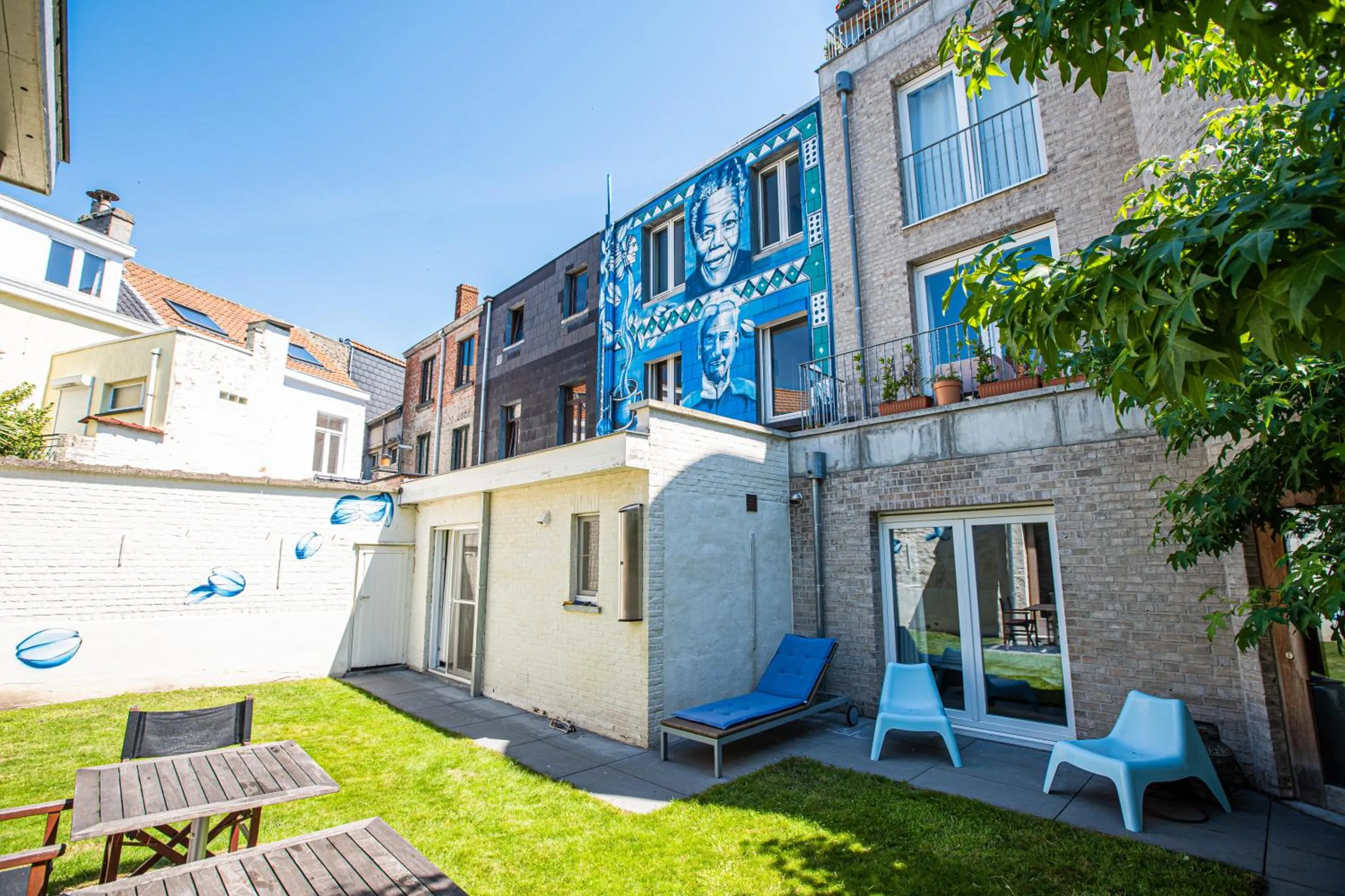 Property building in Fred&Breakfast