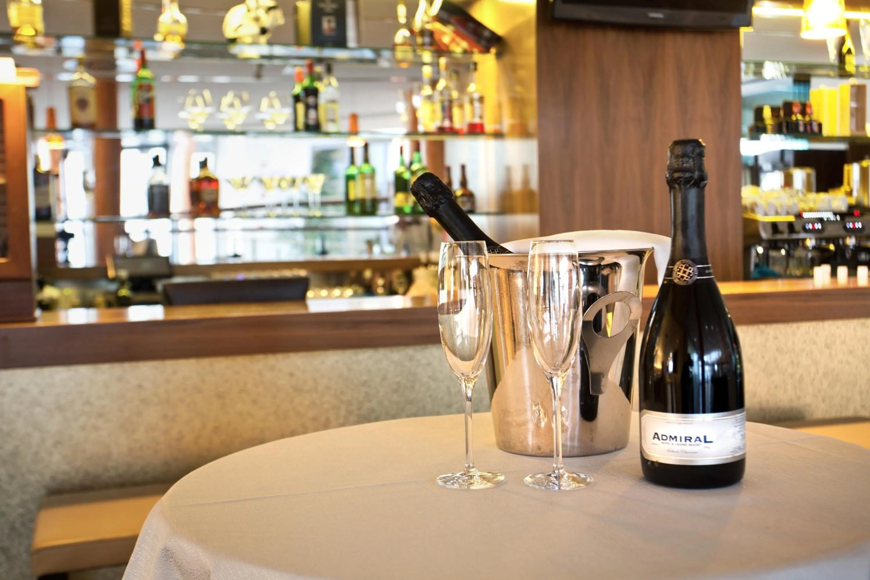 Lounge or bar in Casino & Hotel ADMIRAL Kozina