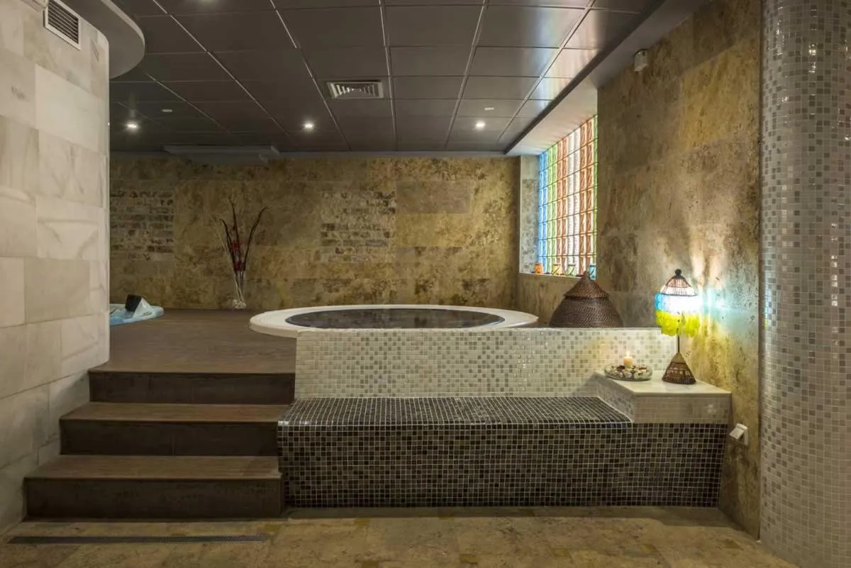 Hot Tub in Hotel de Naturaleza Rodalquilar & Spa Cabo de Gata