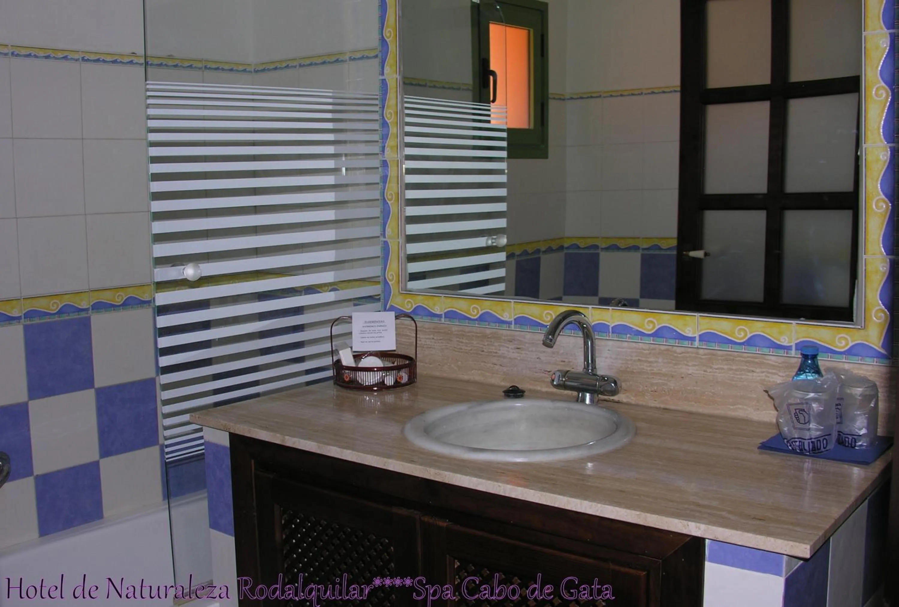 Bathroom in Hotel de Naturaleza Rodalquilar & Spa Cabo de Gata