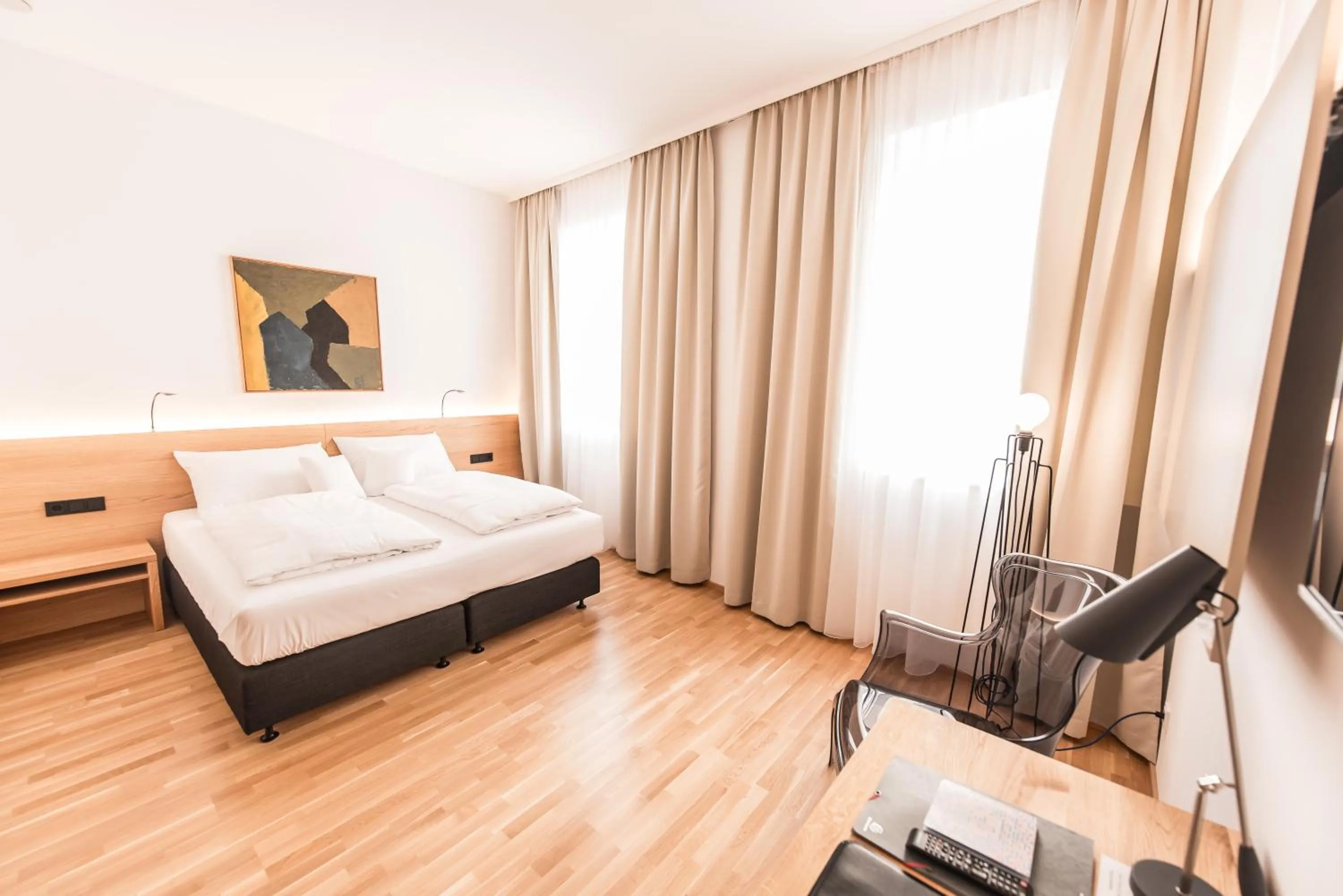 Photo of the whole room, Bed in Göttfried - essen trinken schlafen