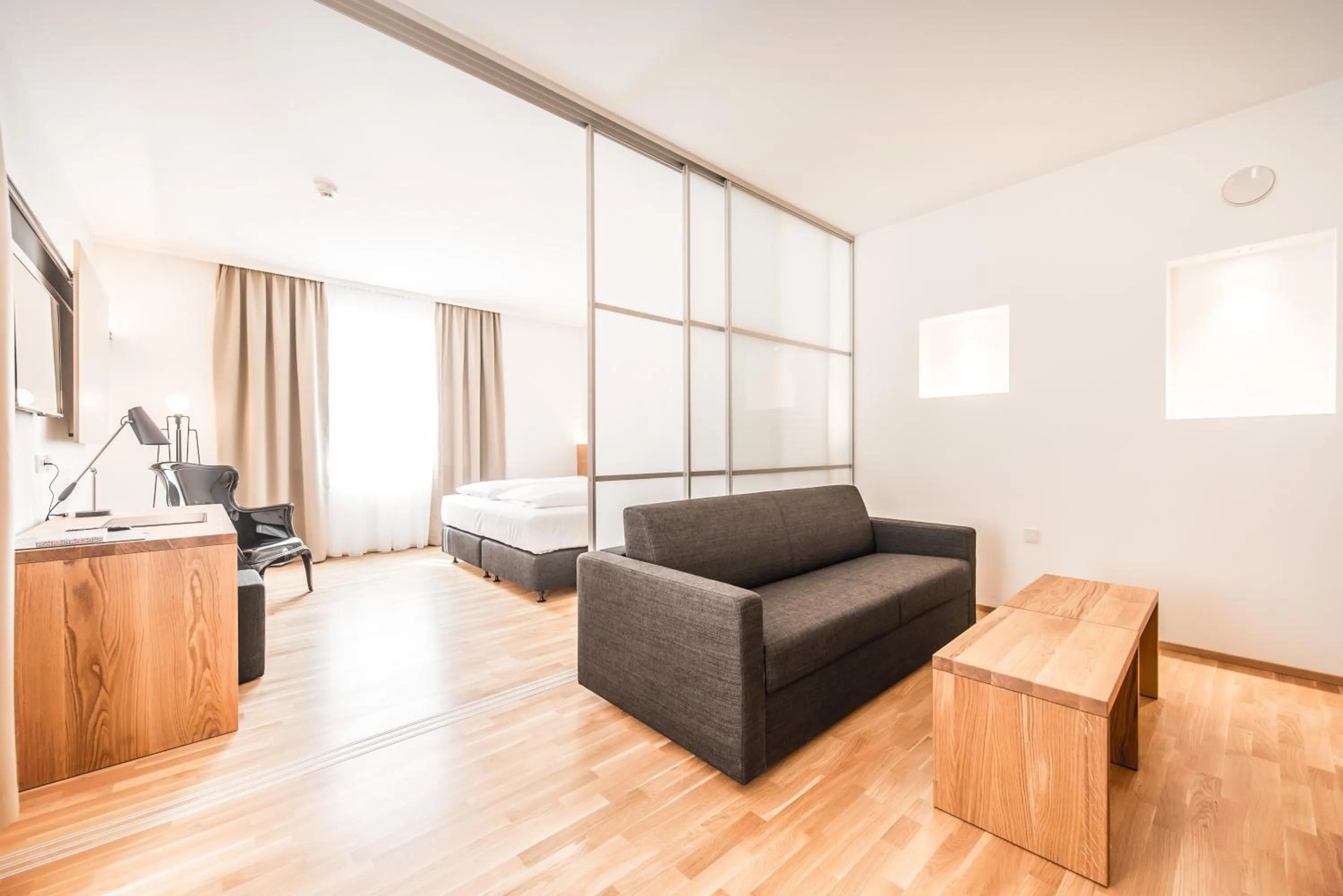 Photo of the whole room, Bed in Göttfried - essen trinken schlafen