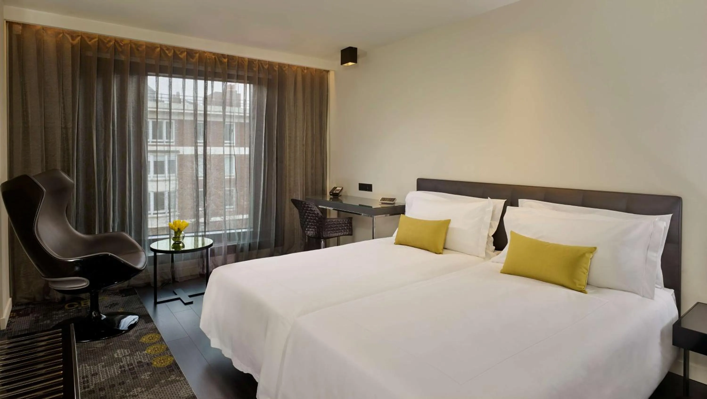 Bedroom, Bed in Park Plaza London Waterloo