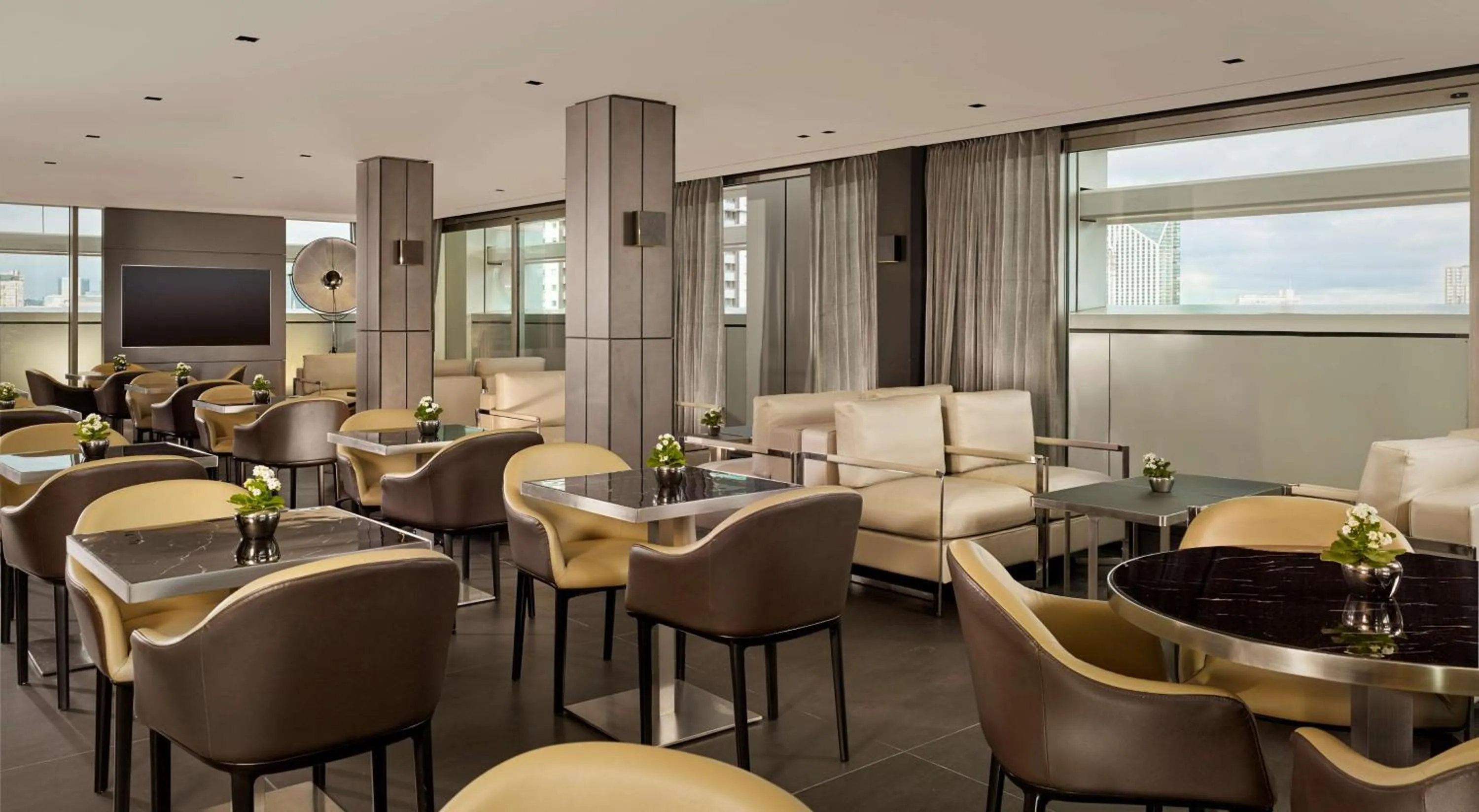 Lounge or bar in Park Plaza London Waterloo