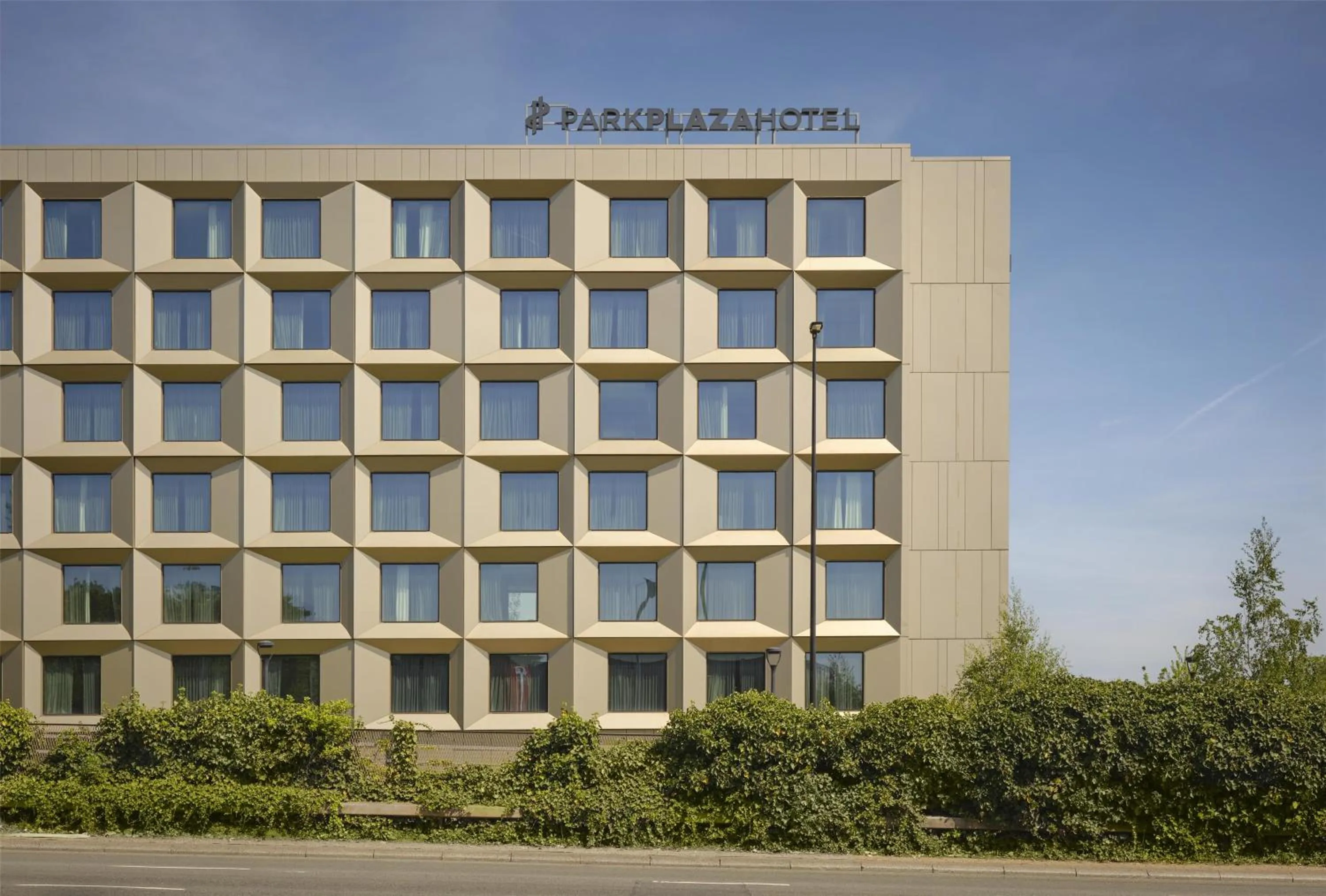 Property building in Park Plaza London, Park Royal