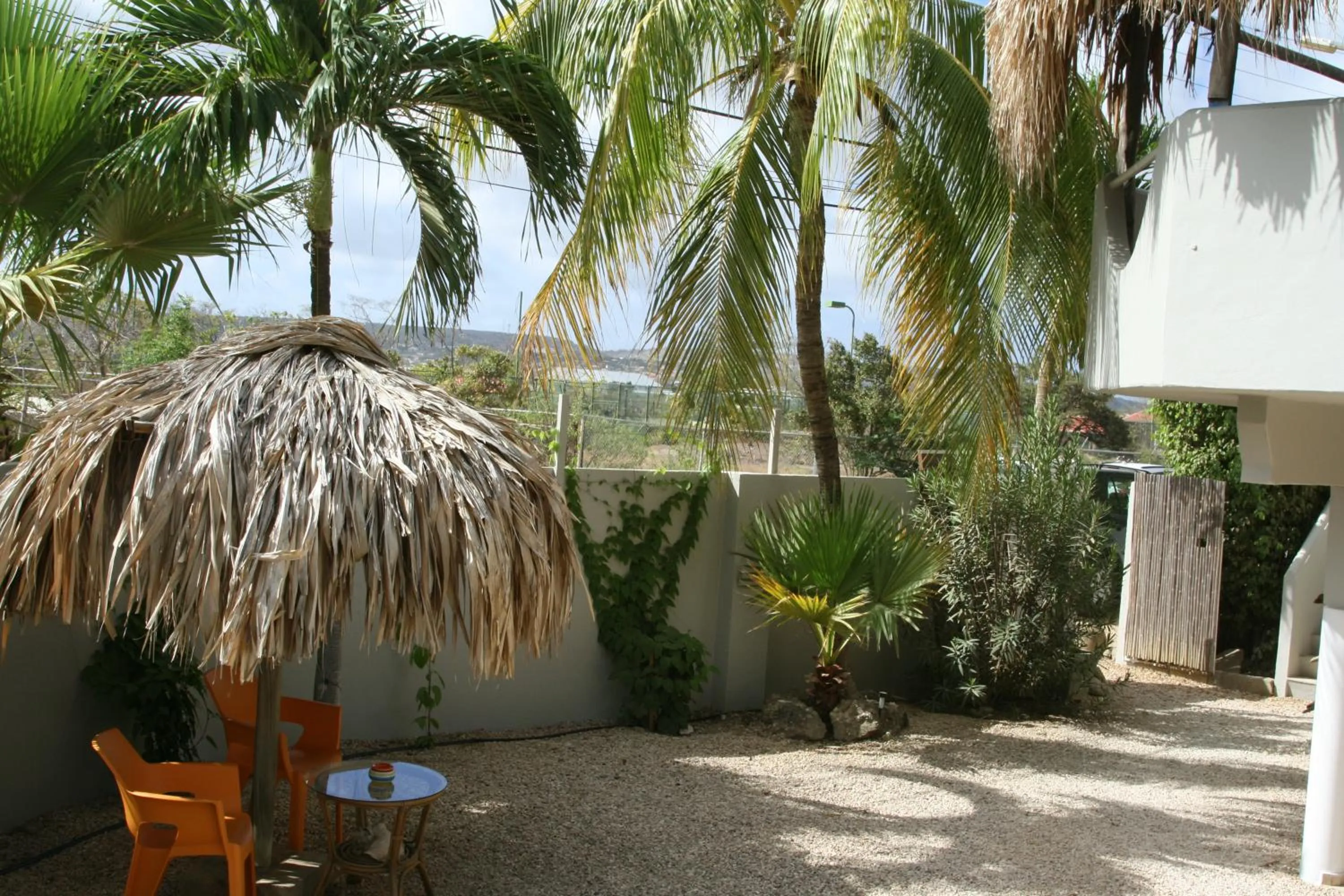 Facade/entrance in BnBBonaire near the ocean