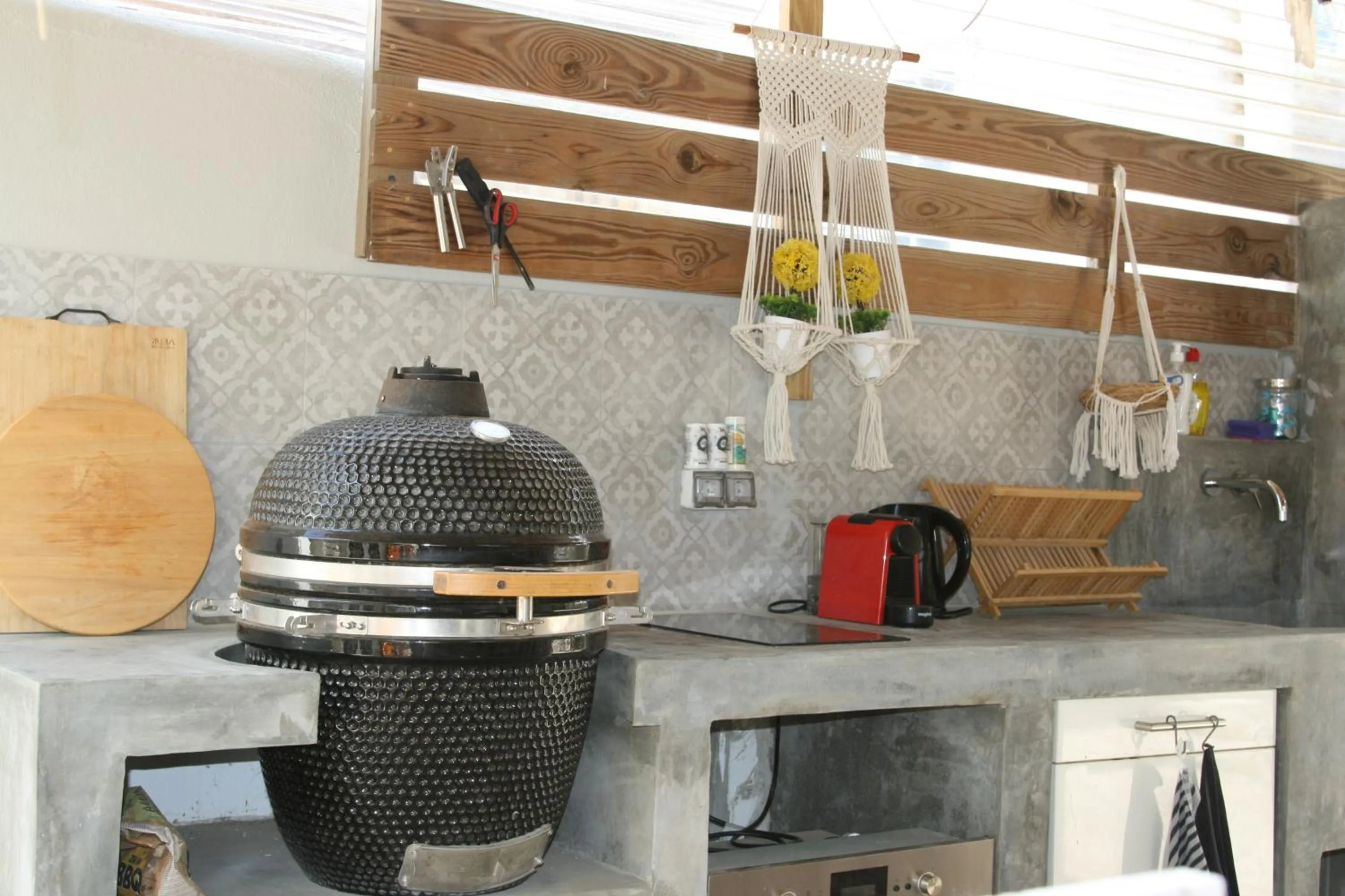 BBQ facilities in BnBBonaire near the ocean