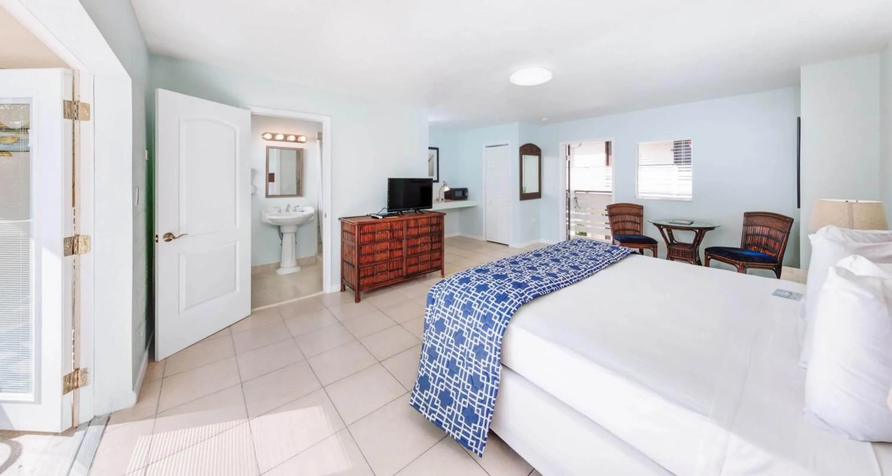 Bed in Creekside Inn