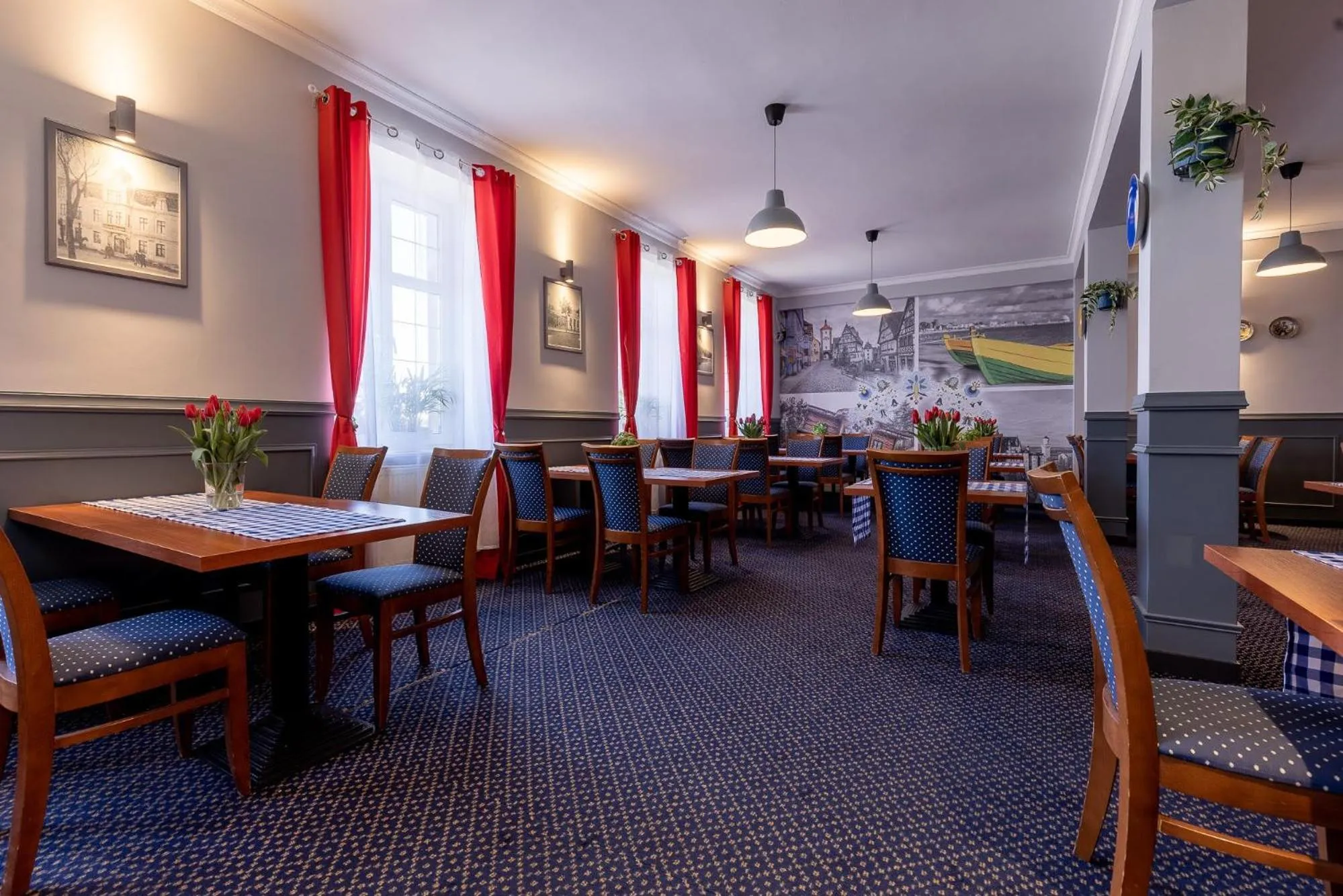 Restaurant/places to eat in Hotel Diamond w Białym Dworku