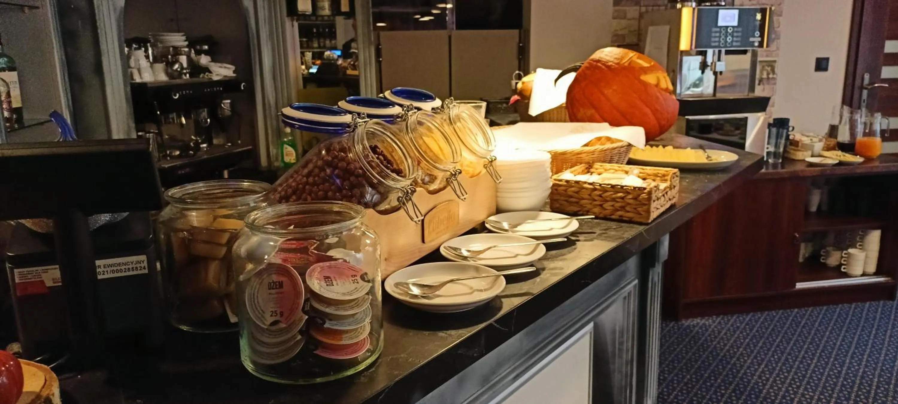 Breakfast in Hotel Diamond w Białym Dworku