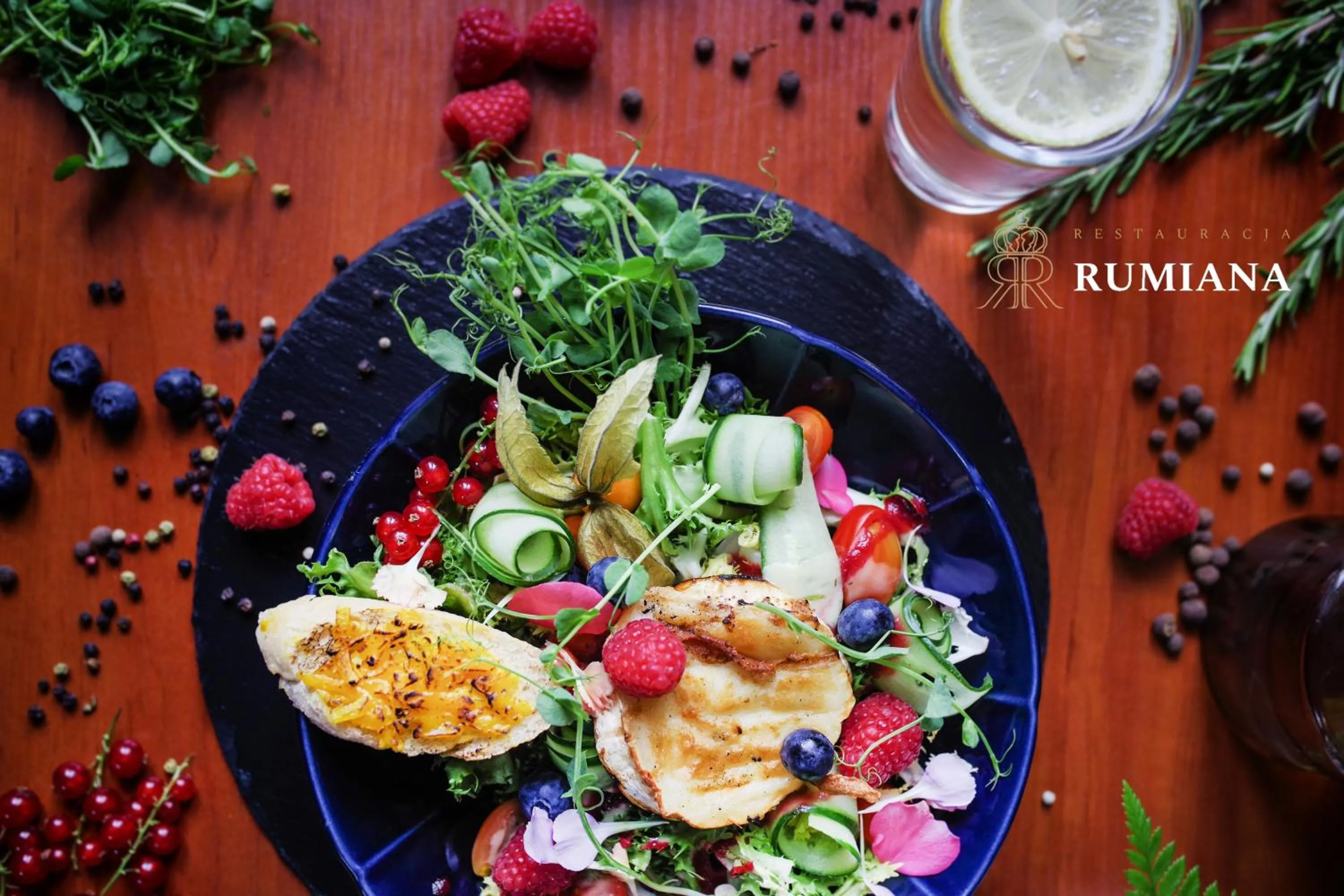 Restaurant/places to eat in Hotel Diamond w Białym Dworku