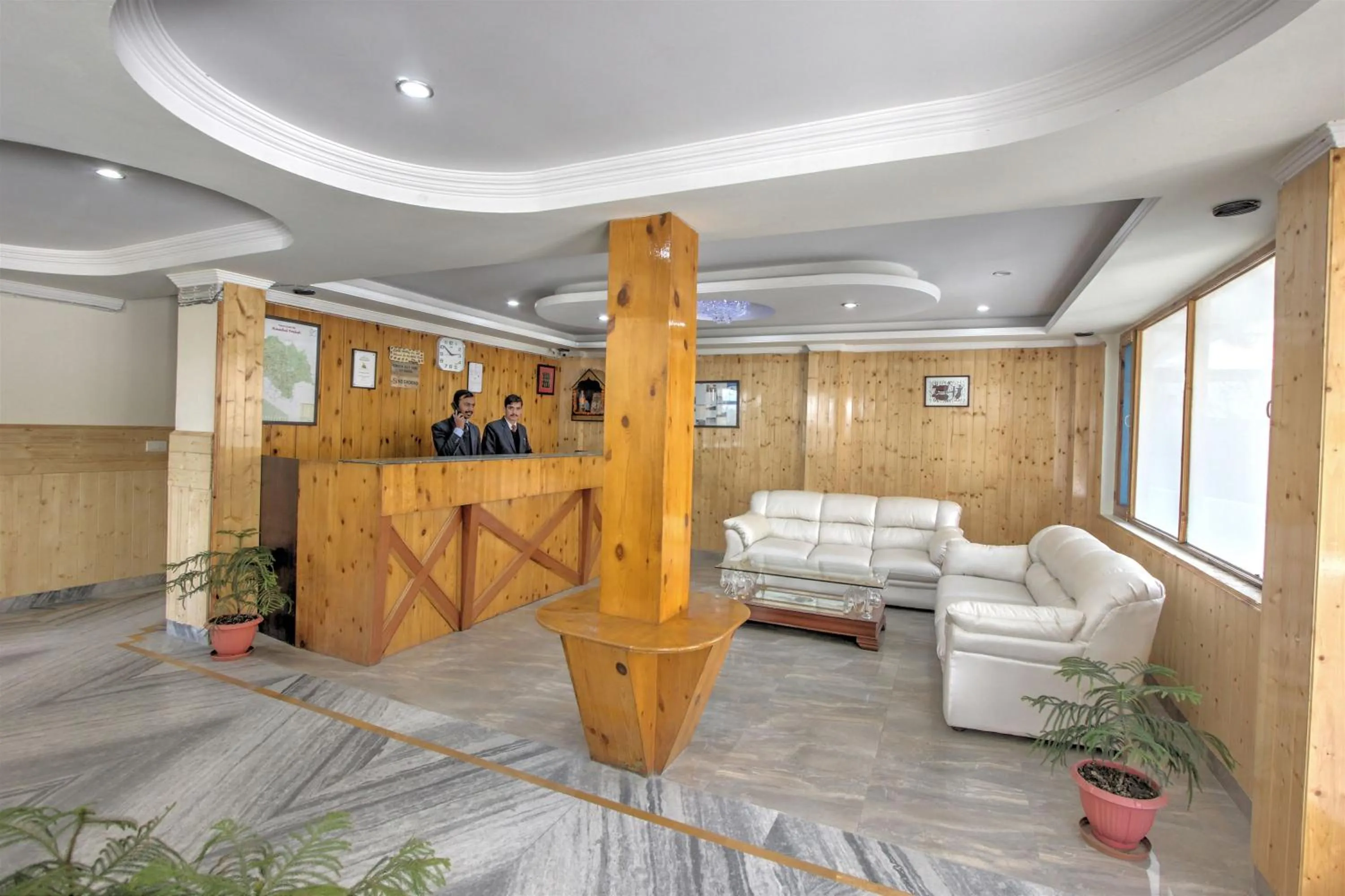 Lobby or reception in Hotel Mountain face by Snow City Hotels