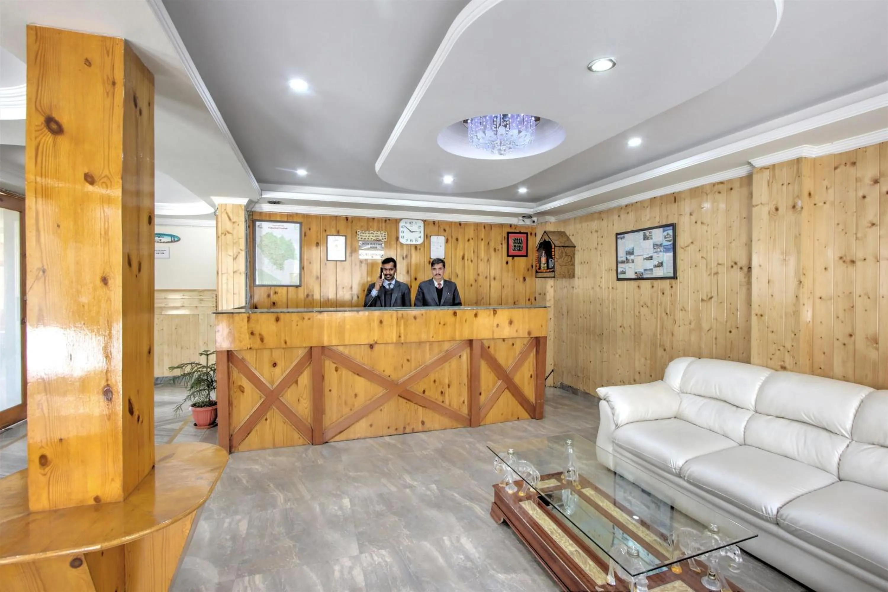 Lobby or reception in Hotel Mountain face by Snow City Hotels