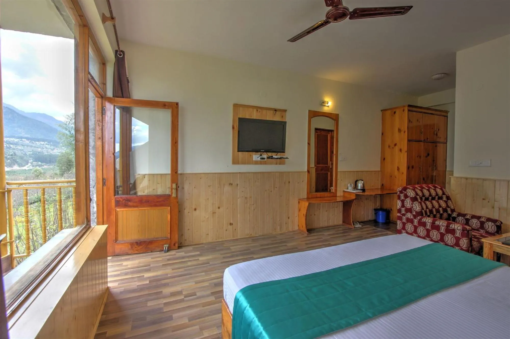 Bedroom, Bed in Hotel Mountain face by Snow City Hotels