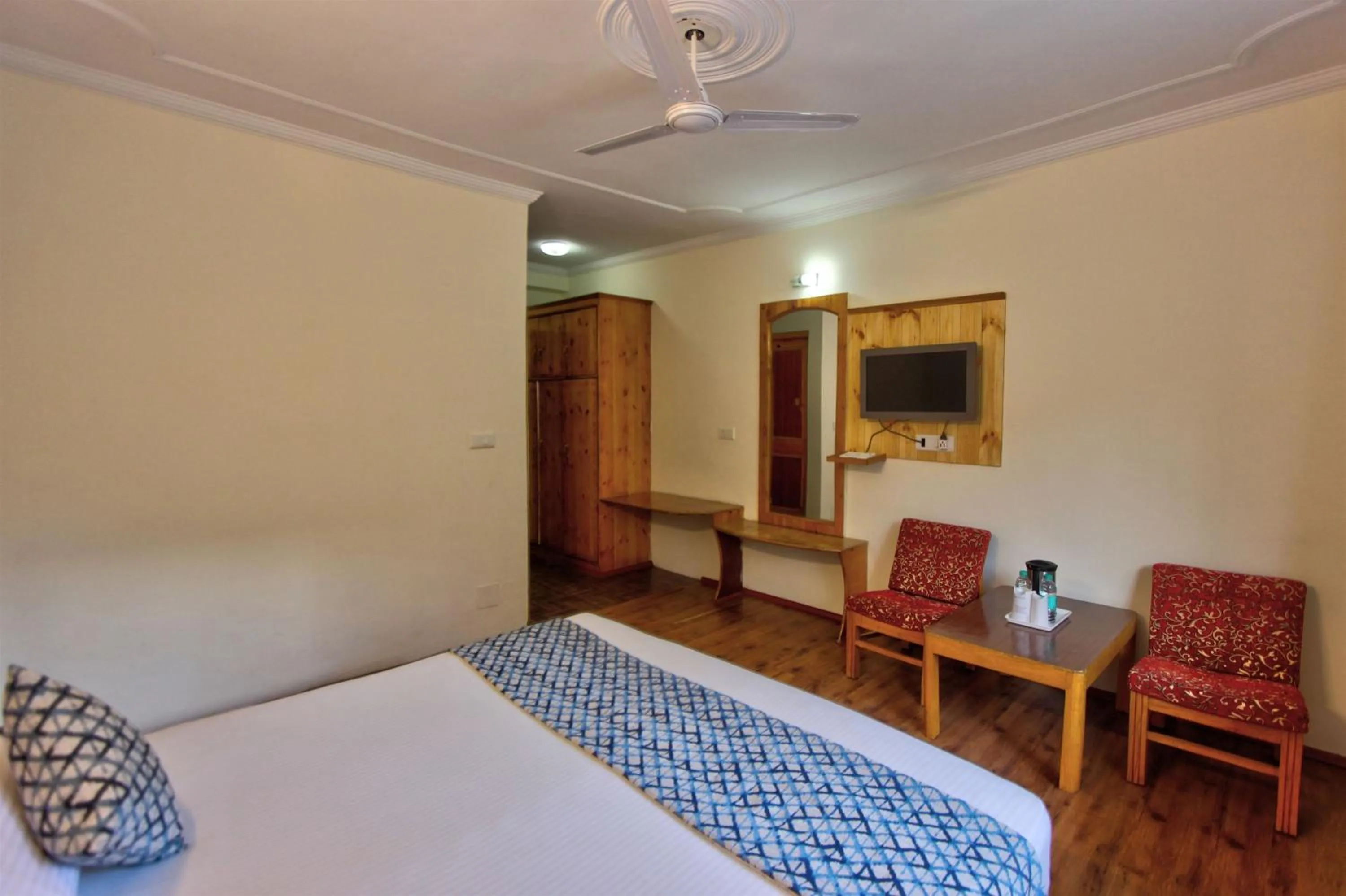 Bedroom, Bed in Hotel Mountain face by Snow City Hotels