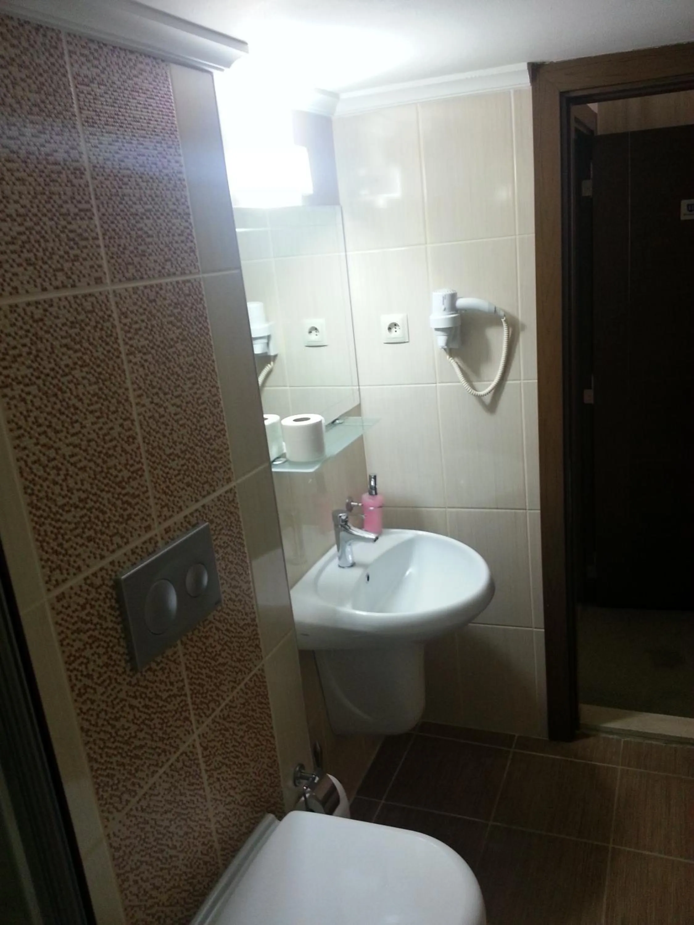 Toilet in Hosta Otel