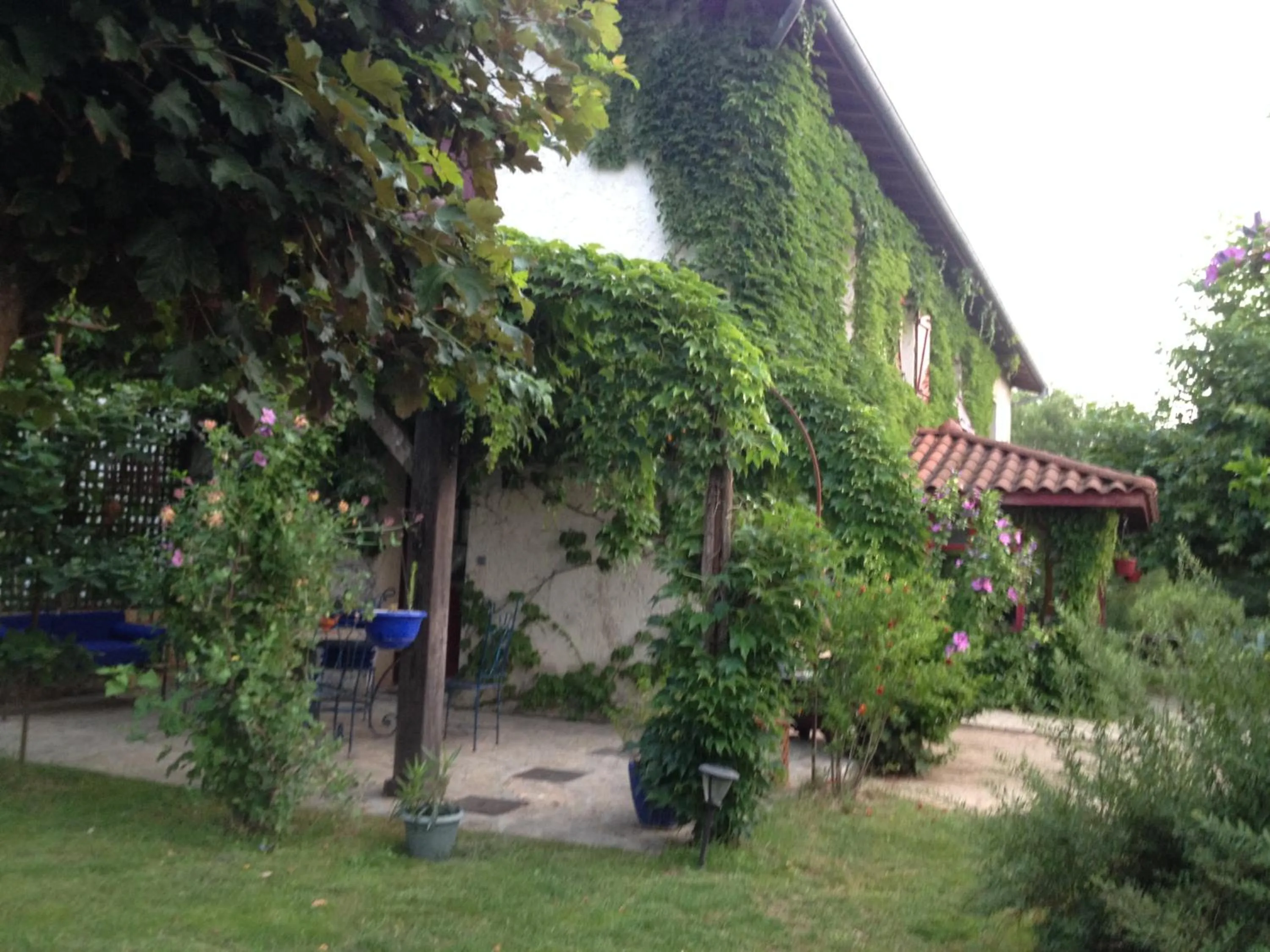 Facade/entrance in La mare aux canards
