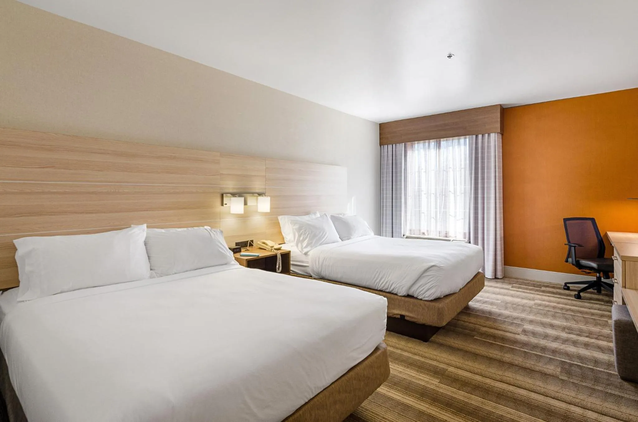 Photo of the whole room, Bed in Holiday Inn Express Lexington by IHG