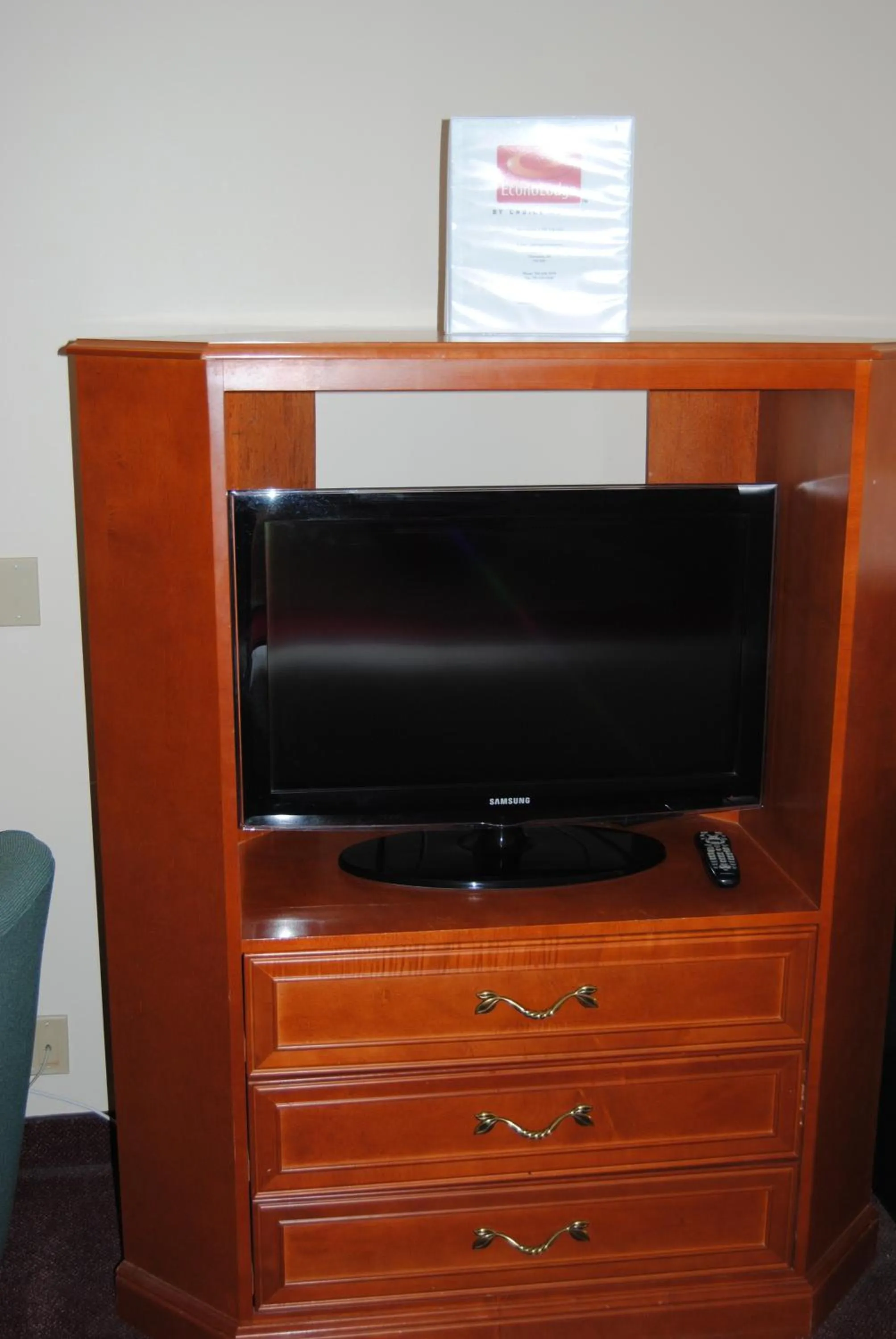 Living room in Economy Inn