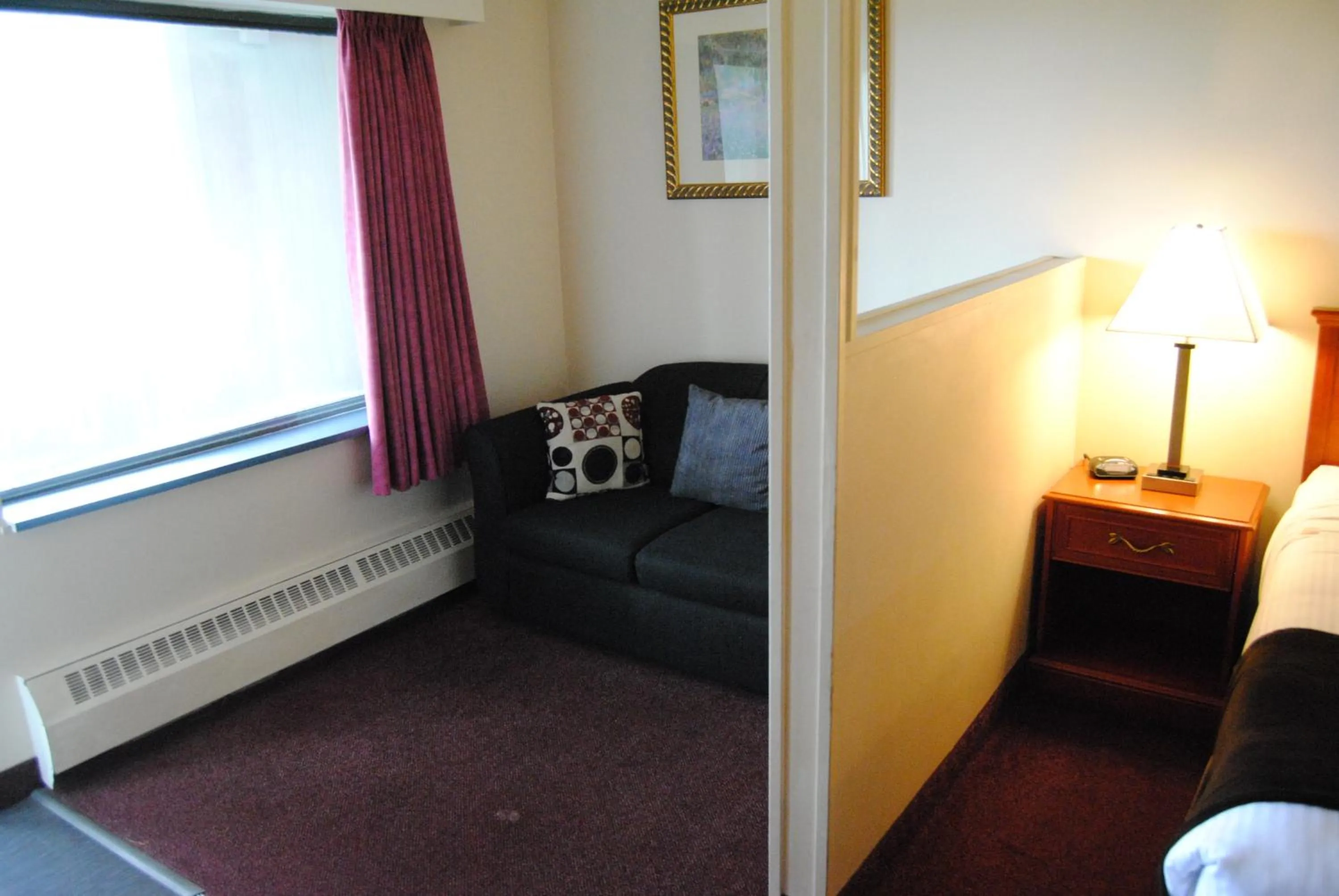 Seating area in Economy Inn