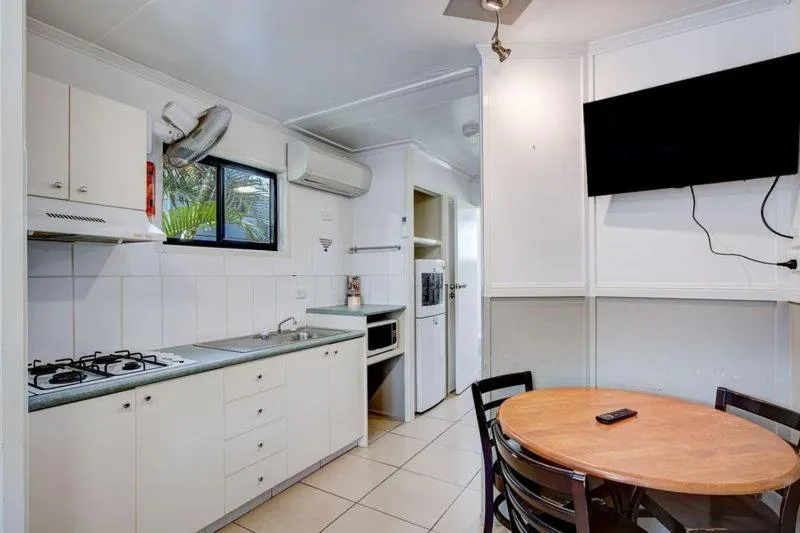 Dining area in Kurrimine Beach Holiday Park