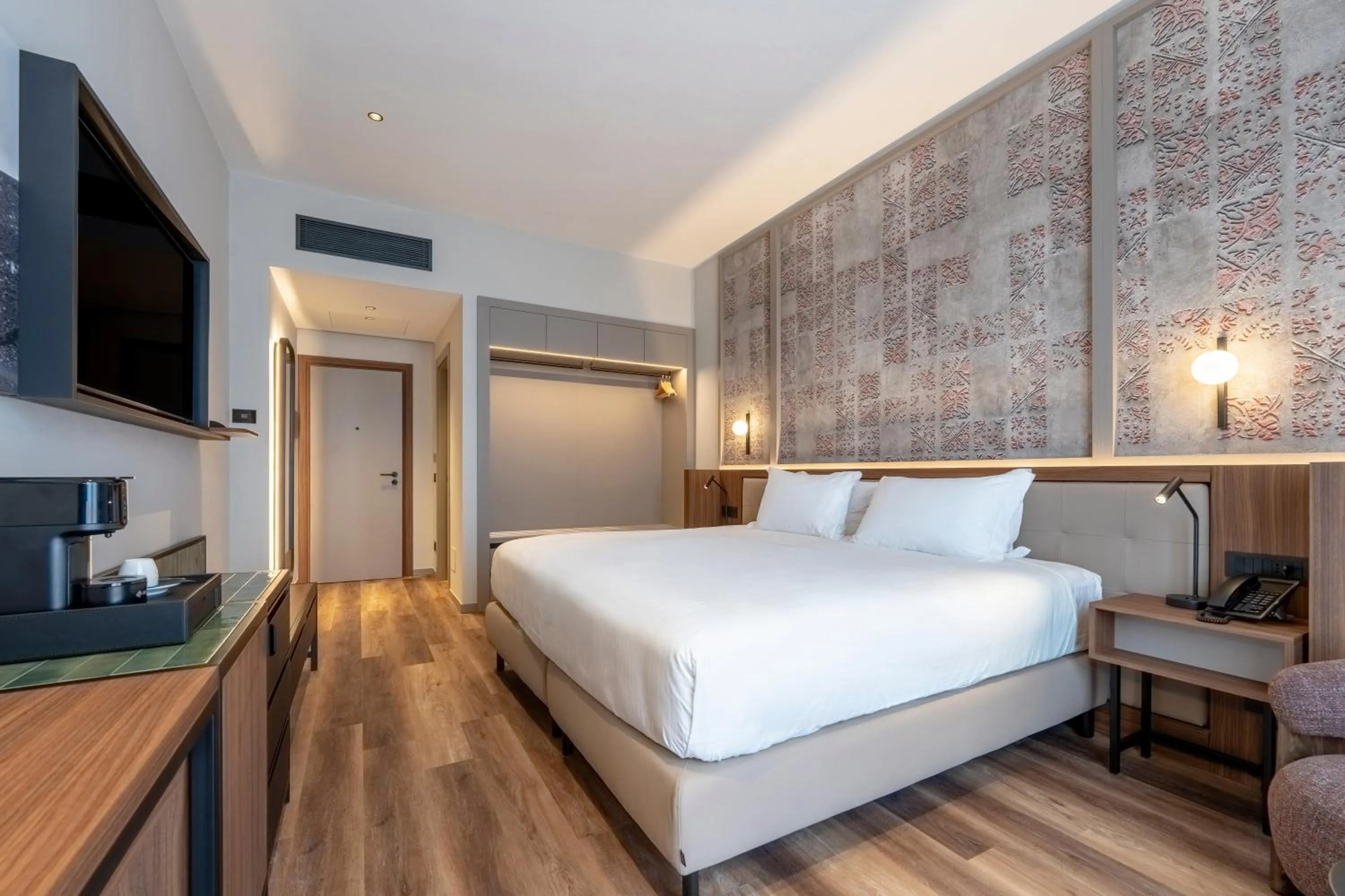 Photo of the whole room, Bed in Picciolo Etna Golf Resort & Spa, Curio Collection by Hilton