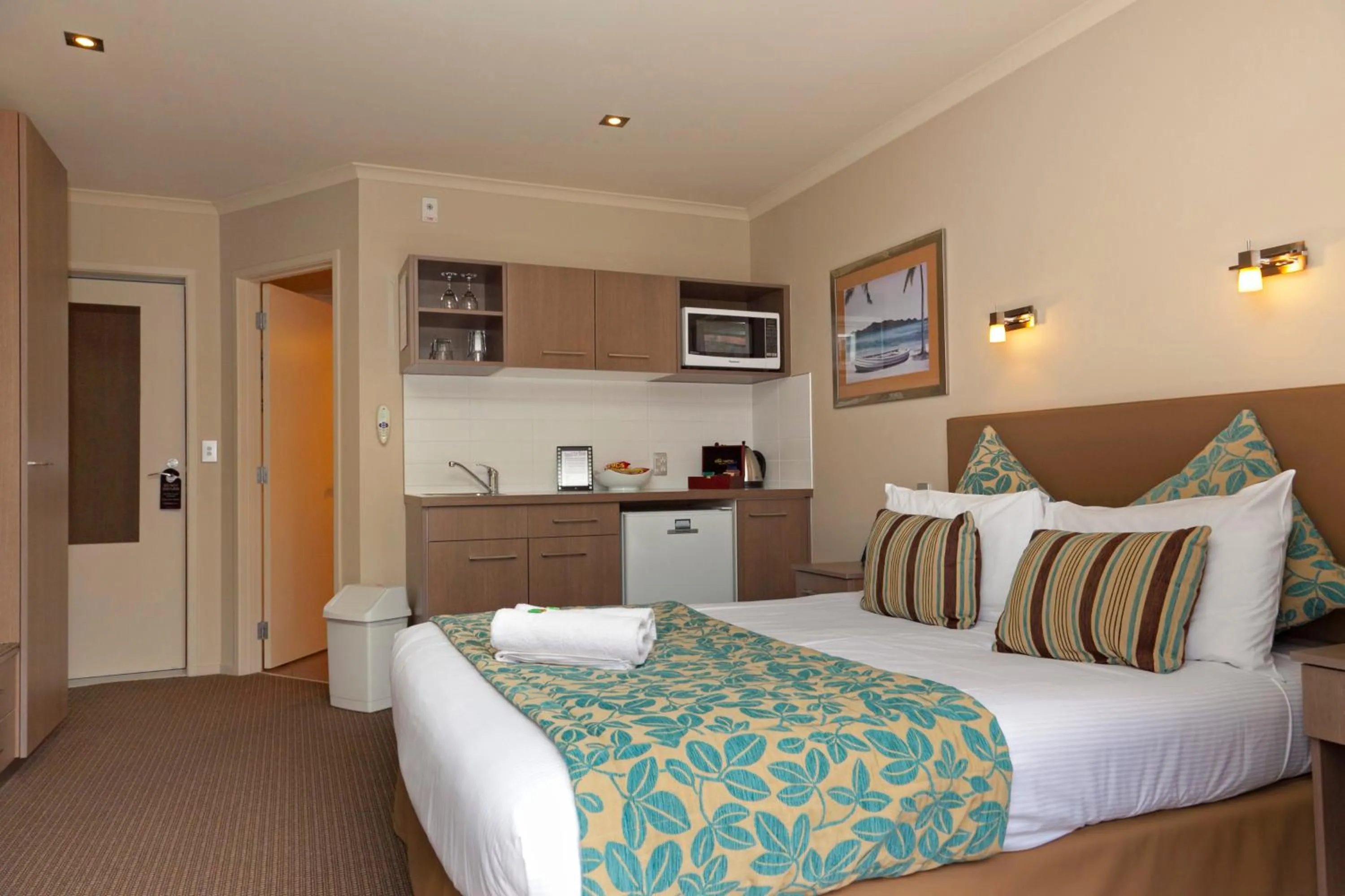 Photo of the whole room, Bed in Beechtree Motel