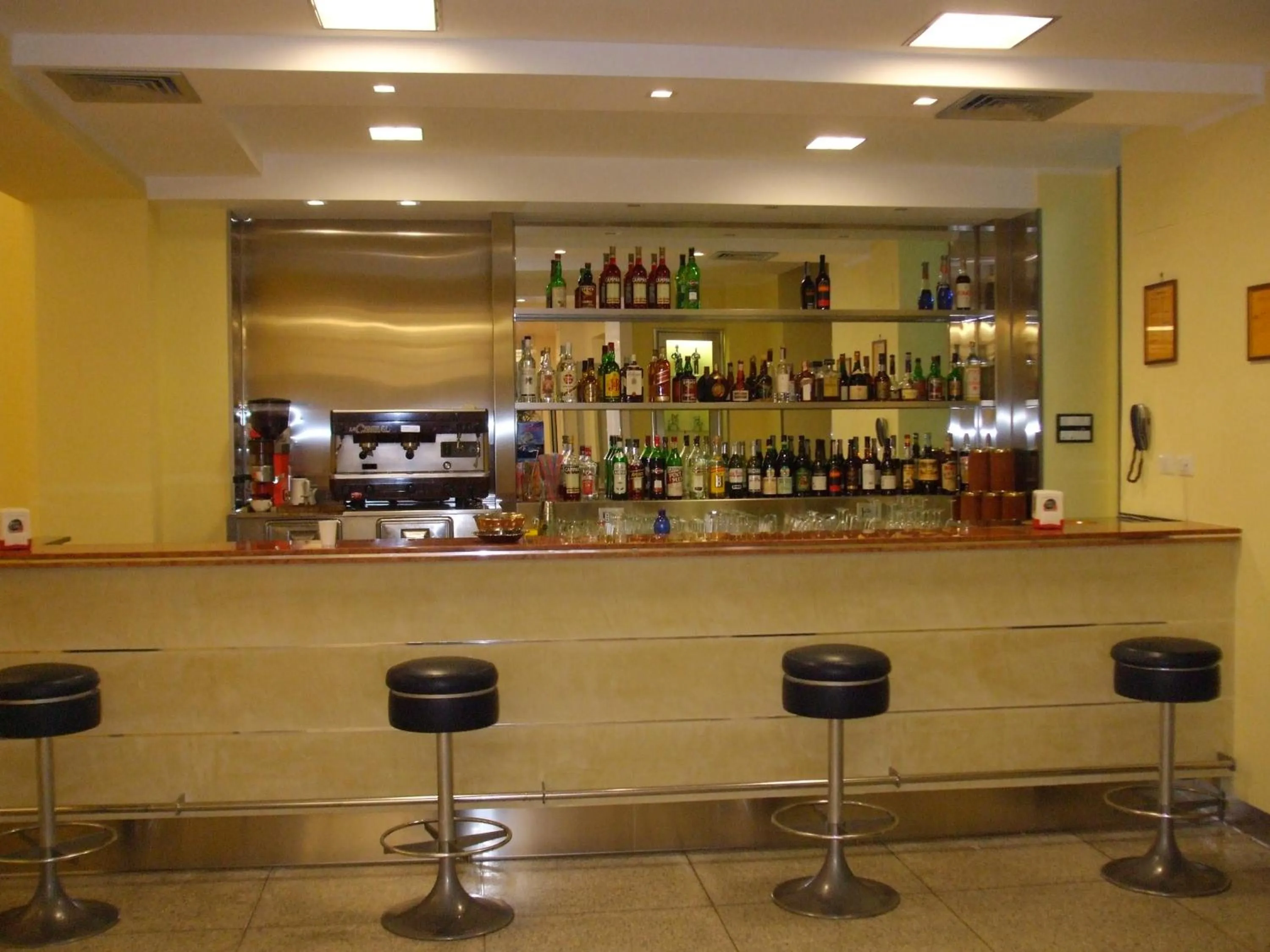 Lounge or bar in Hotel Mediterraneo