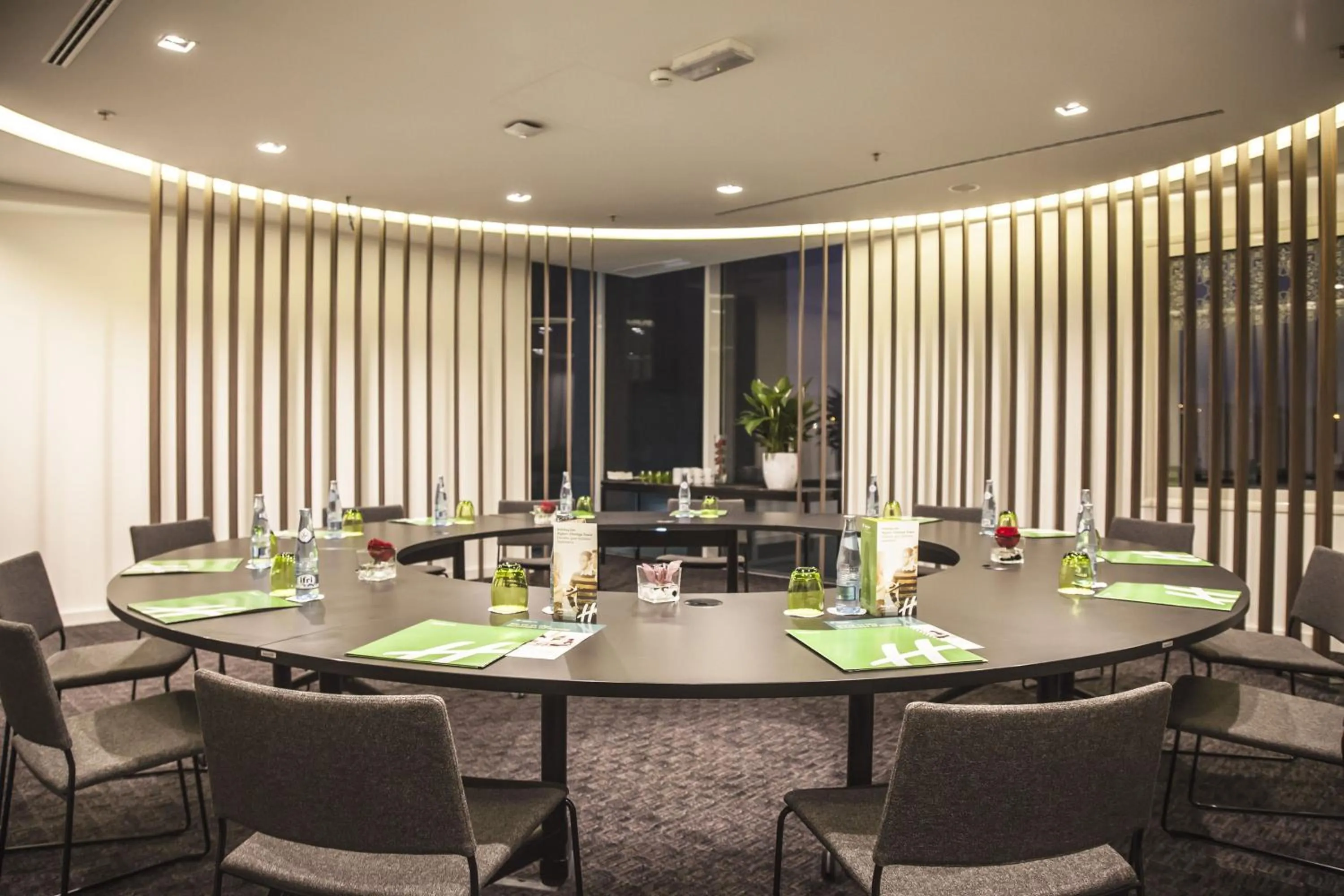 Meeting/conference room in Holiday Inn Algiers - Cheraga Tower by IHG