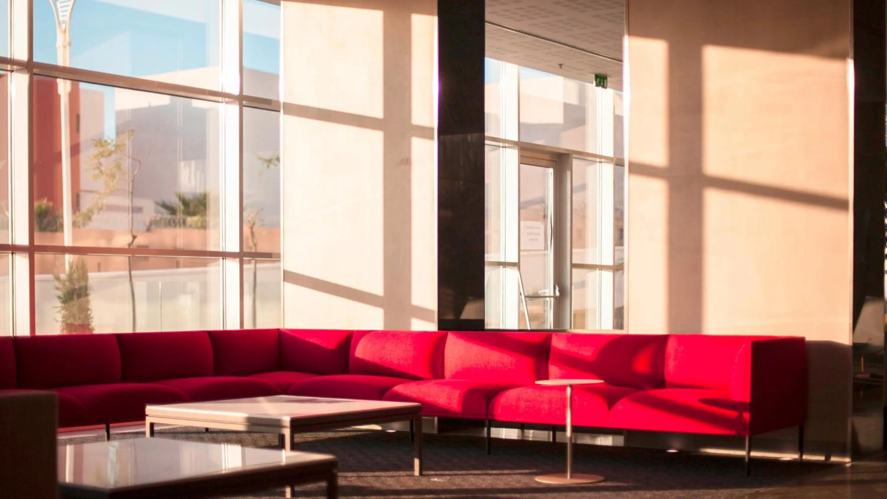 Lounge or bar in Holiday Inn Algiers - Cheraga Tower by IHG