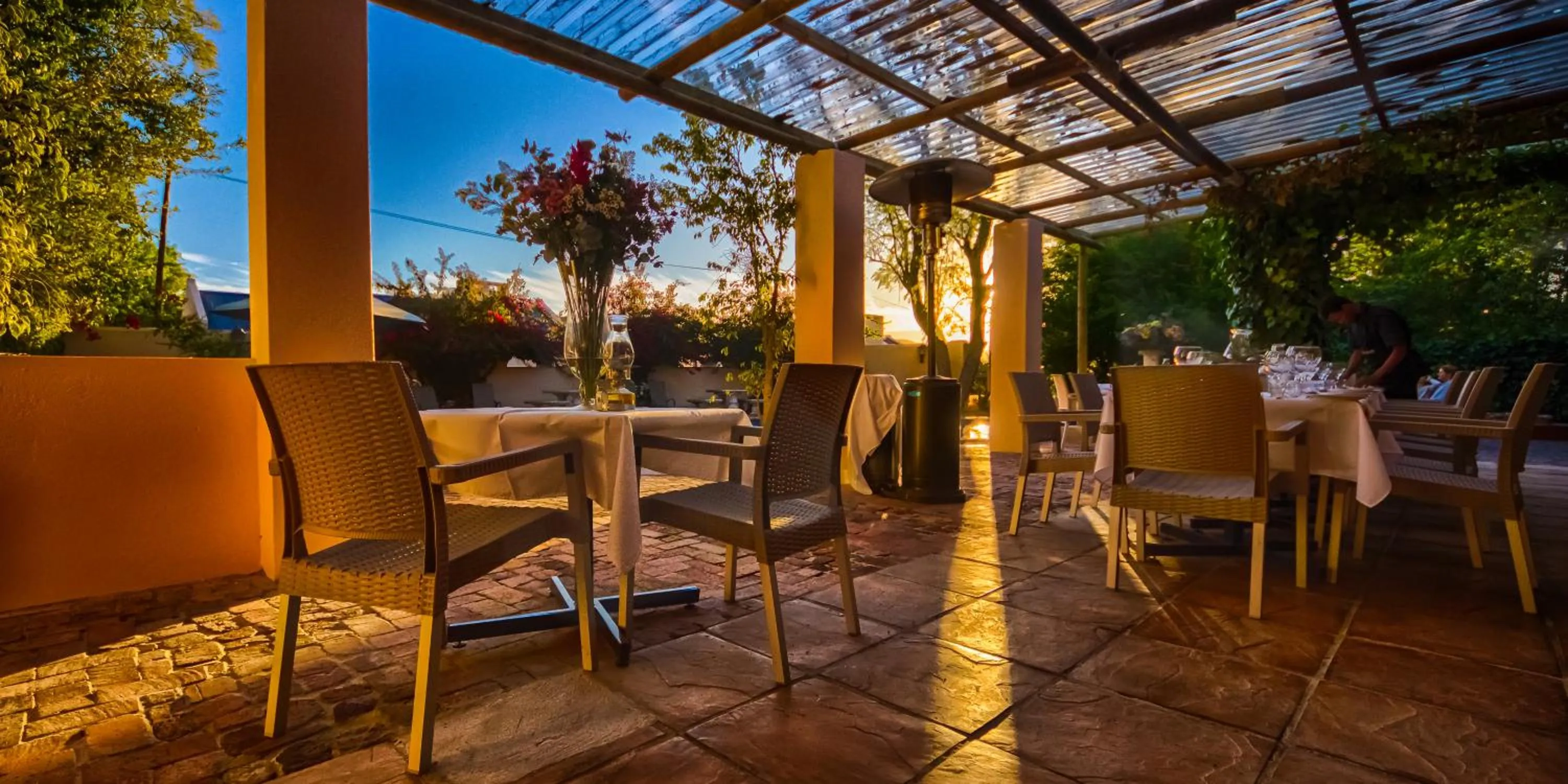 Restaurant/places to eat in De Leeuwenhof Estate