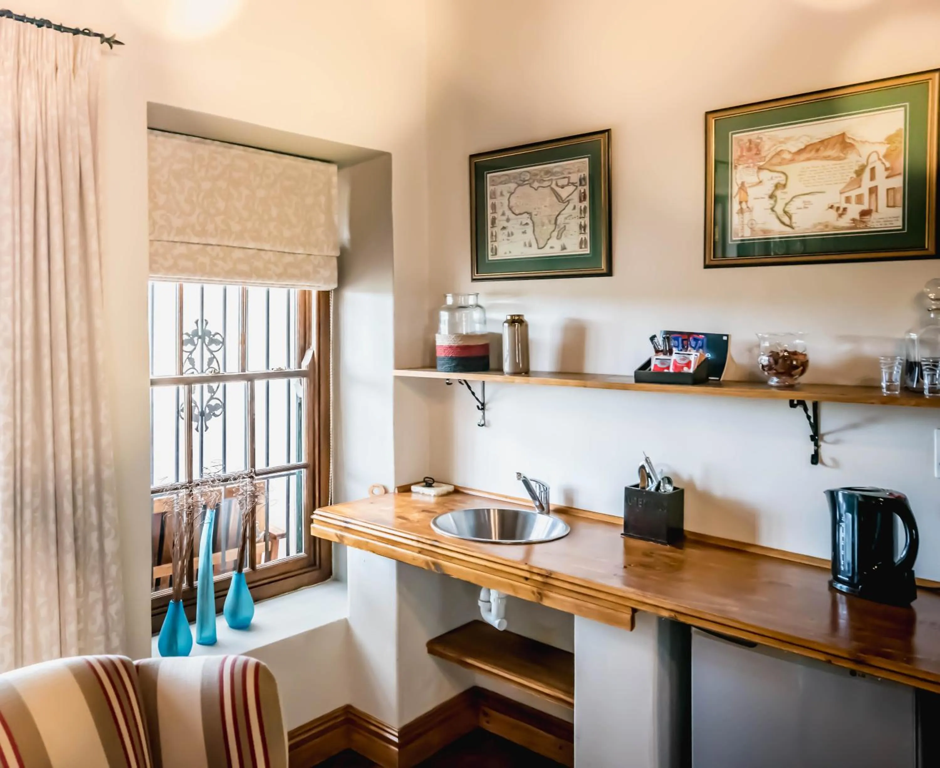 Photo of the whole room in De Leeuwenhof Estate