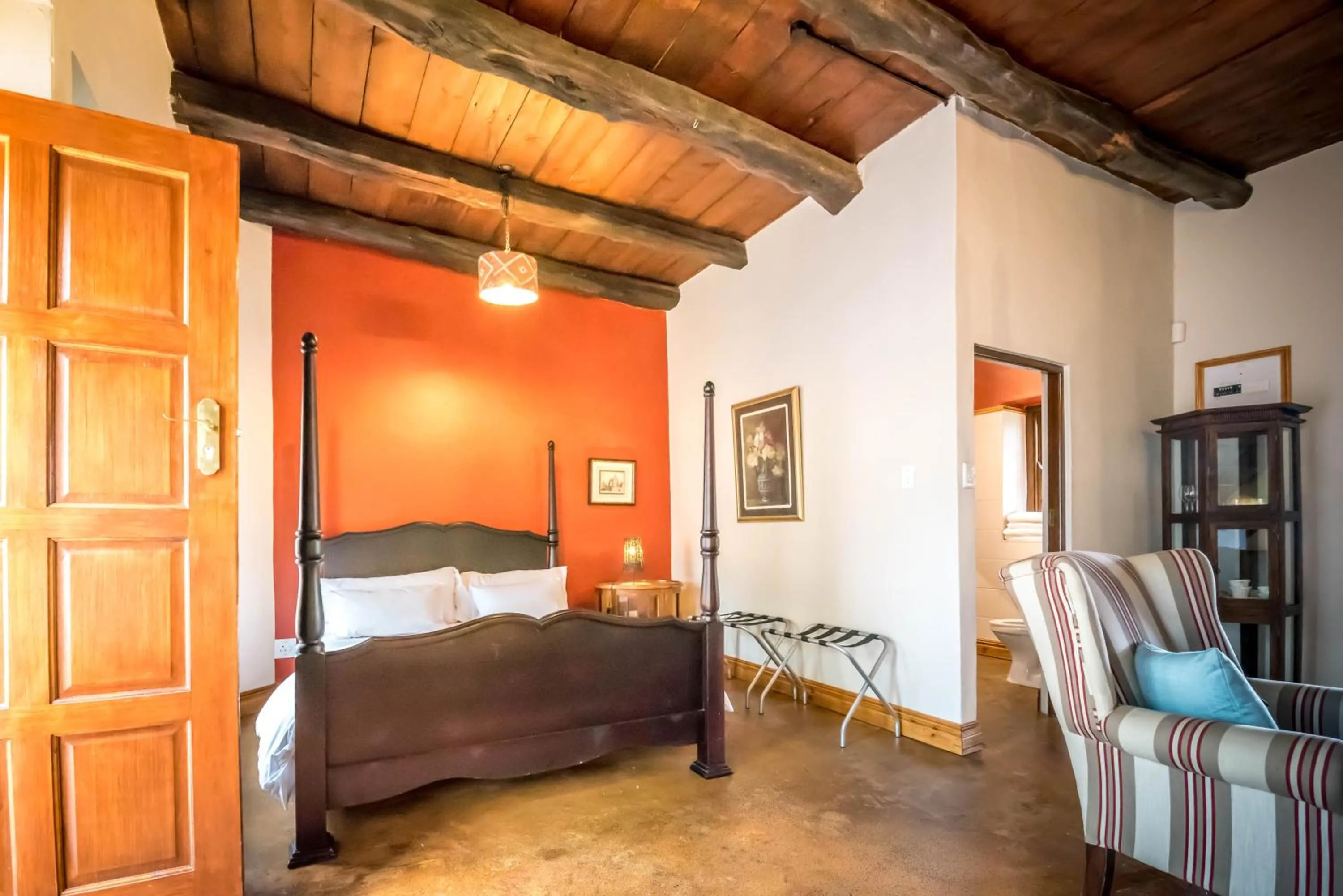 Photo of the whole room, Bed in De Leeuwenhof Estate